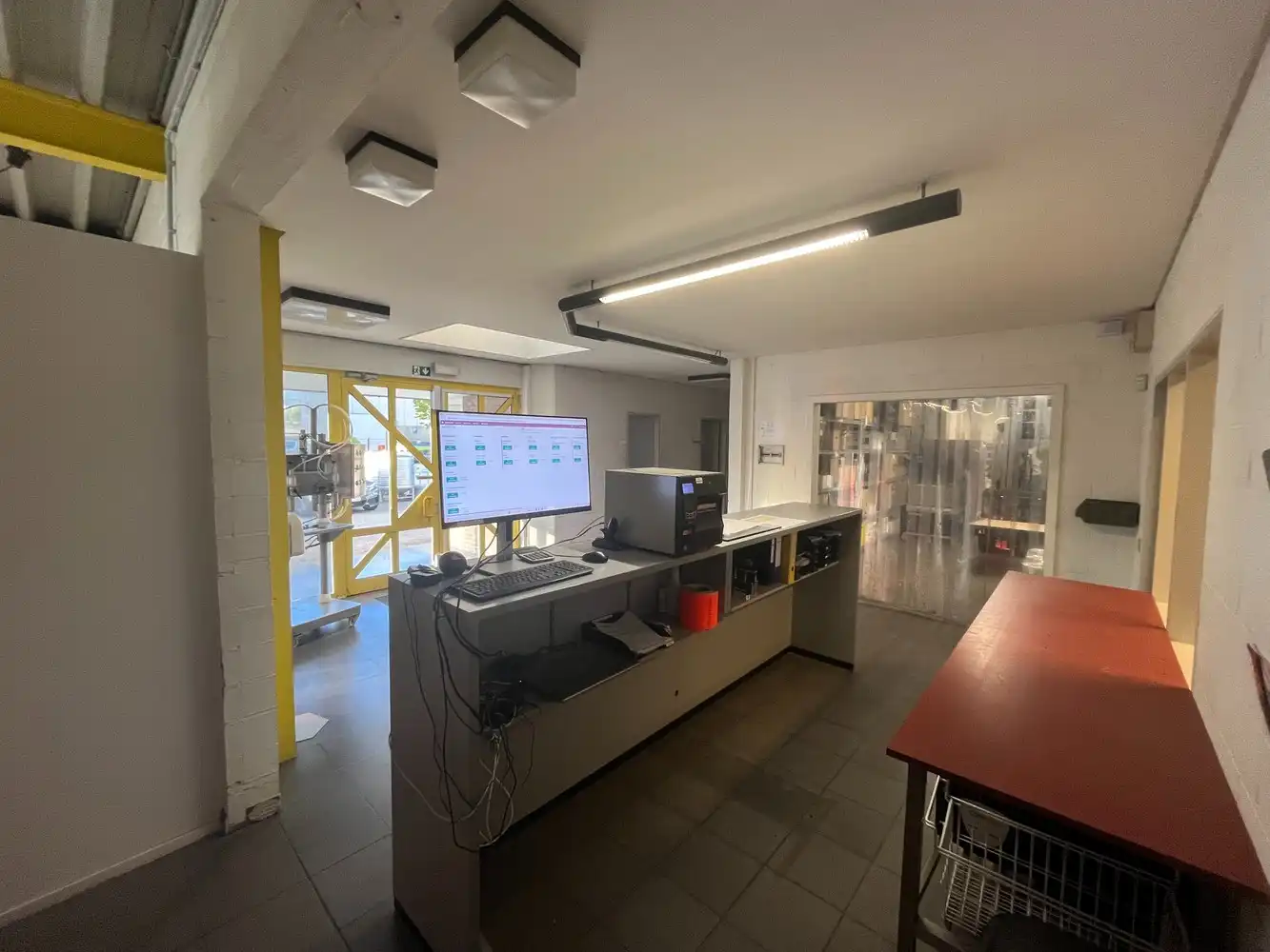 1.144m² Bedrijfsgebouw op 25a38ca foto 4