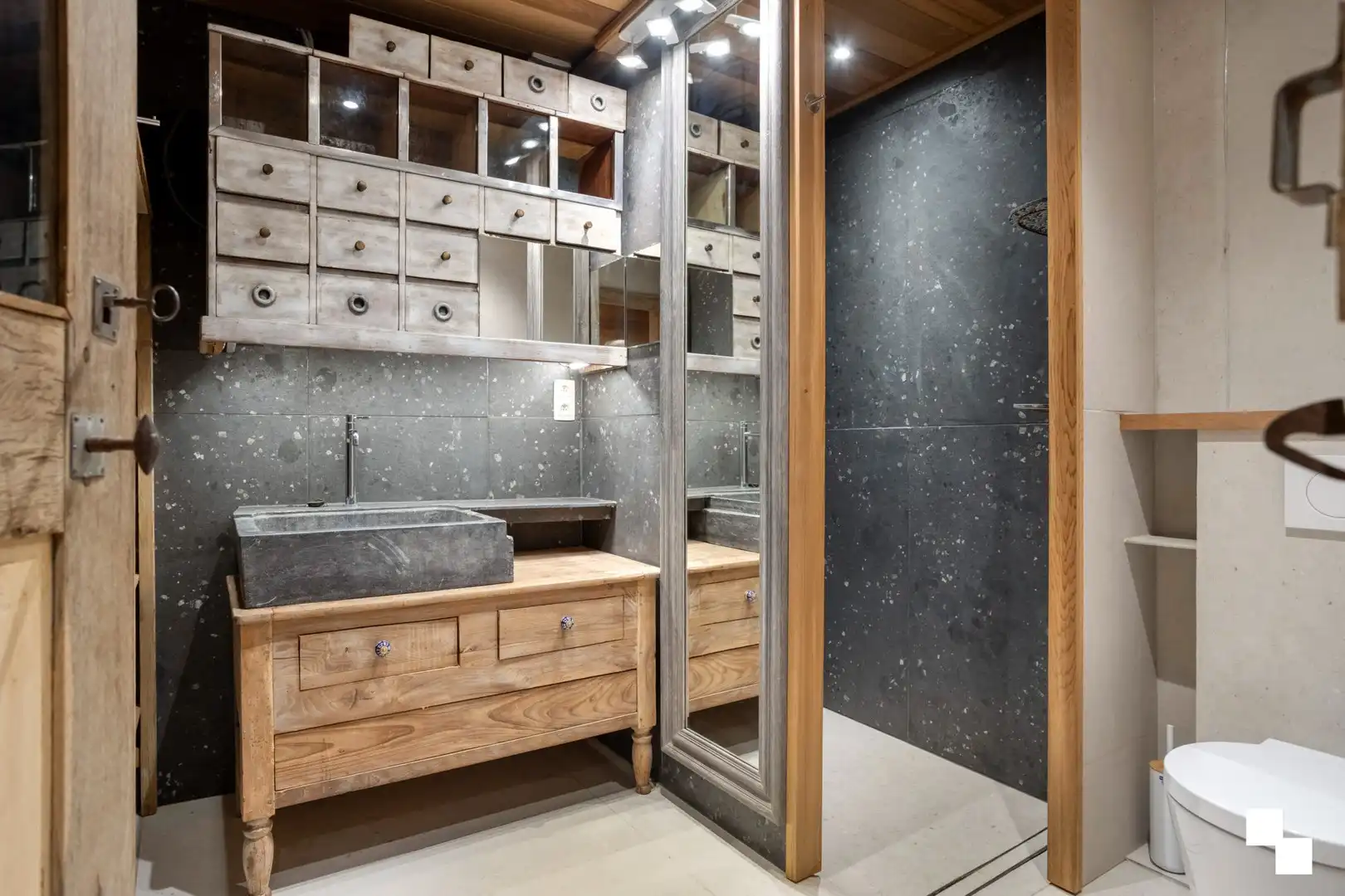 Gelijkvloerse, karaktervolle loft op voormalige brouwerijsite te Brugge foto 24