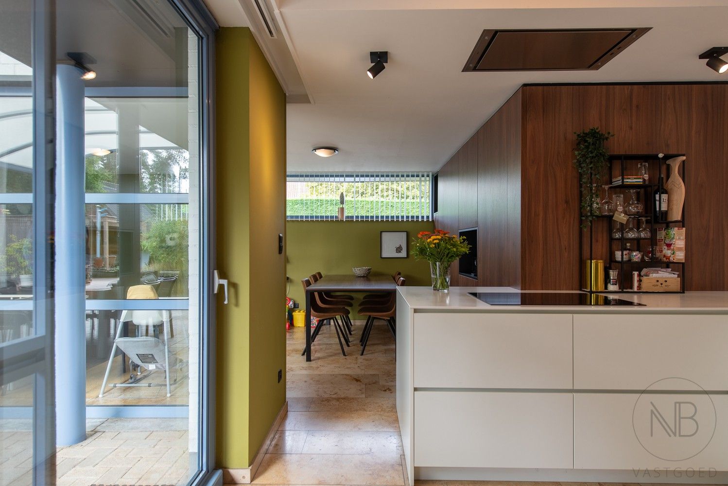 Moderne villa  met zwembad op toplocatie in Genk - instapklaar en future-proof foto 14