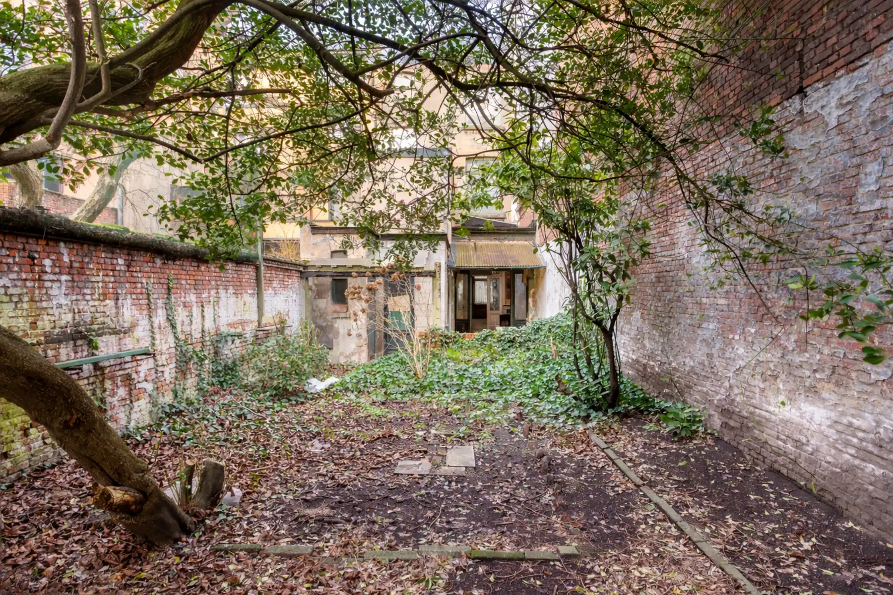 Te renoveren herenwoning nabij het KMSKA foto 8