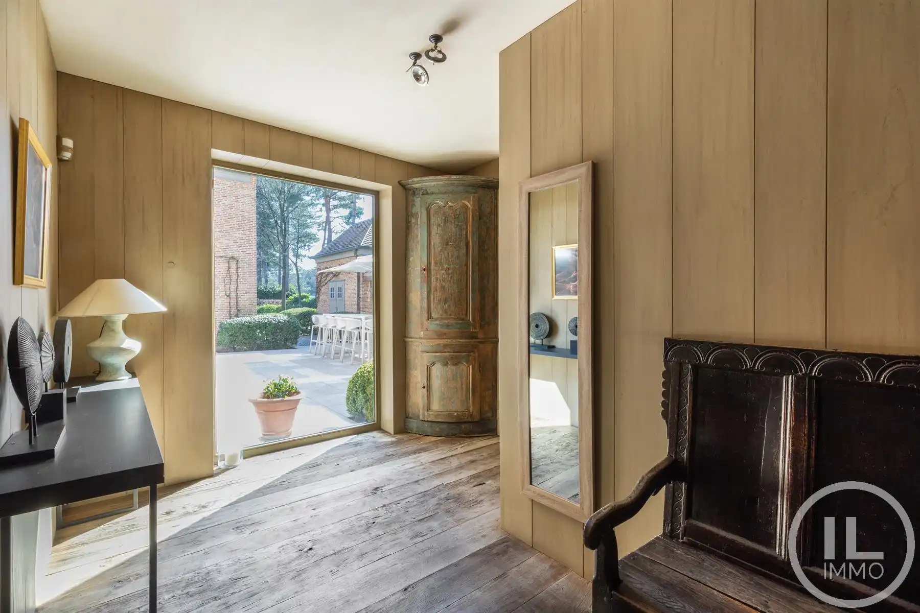 Schitterend domein van 7,7 ha met prachtige villa, zwembad, guesthouse, ruime schuur en uitgebreide paardenfaciliteiten. foto 5