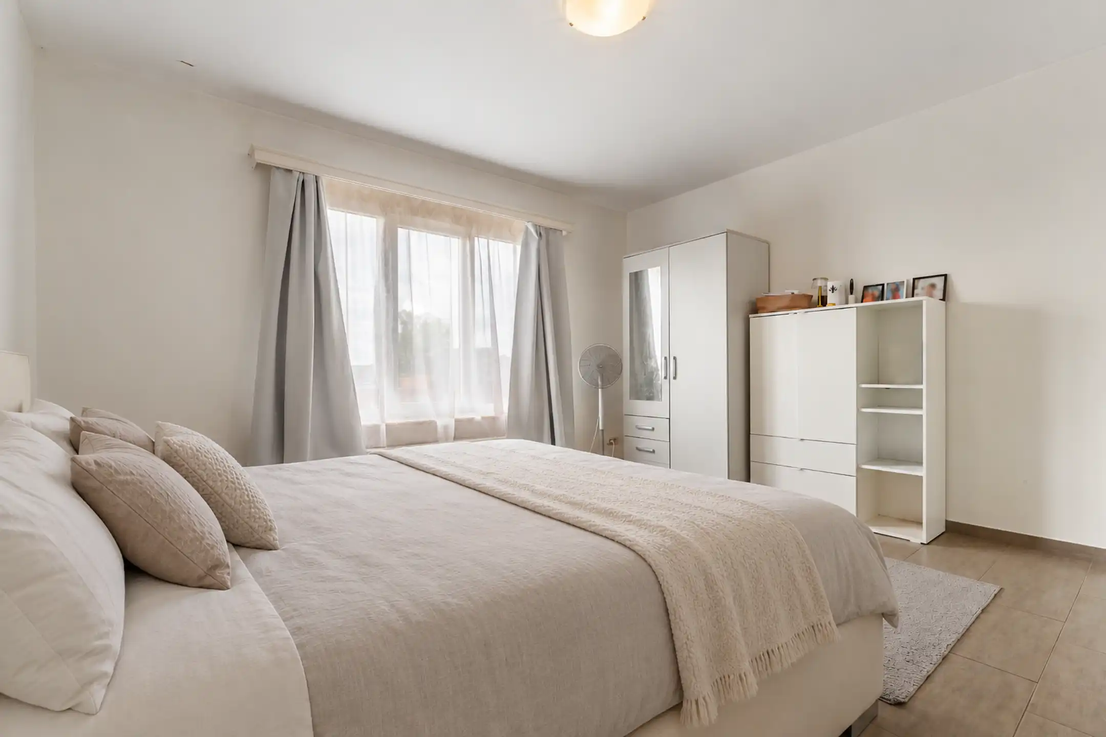 Ruim appartement van 109 m² met garage & terras foto 10