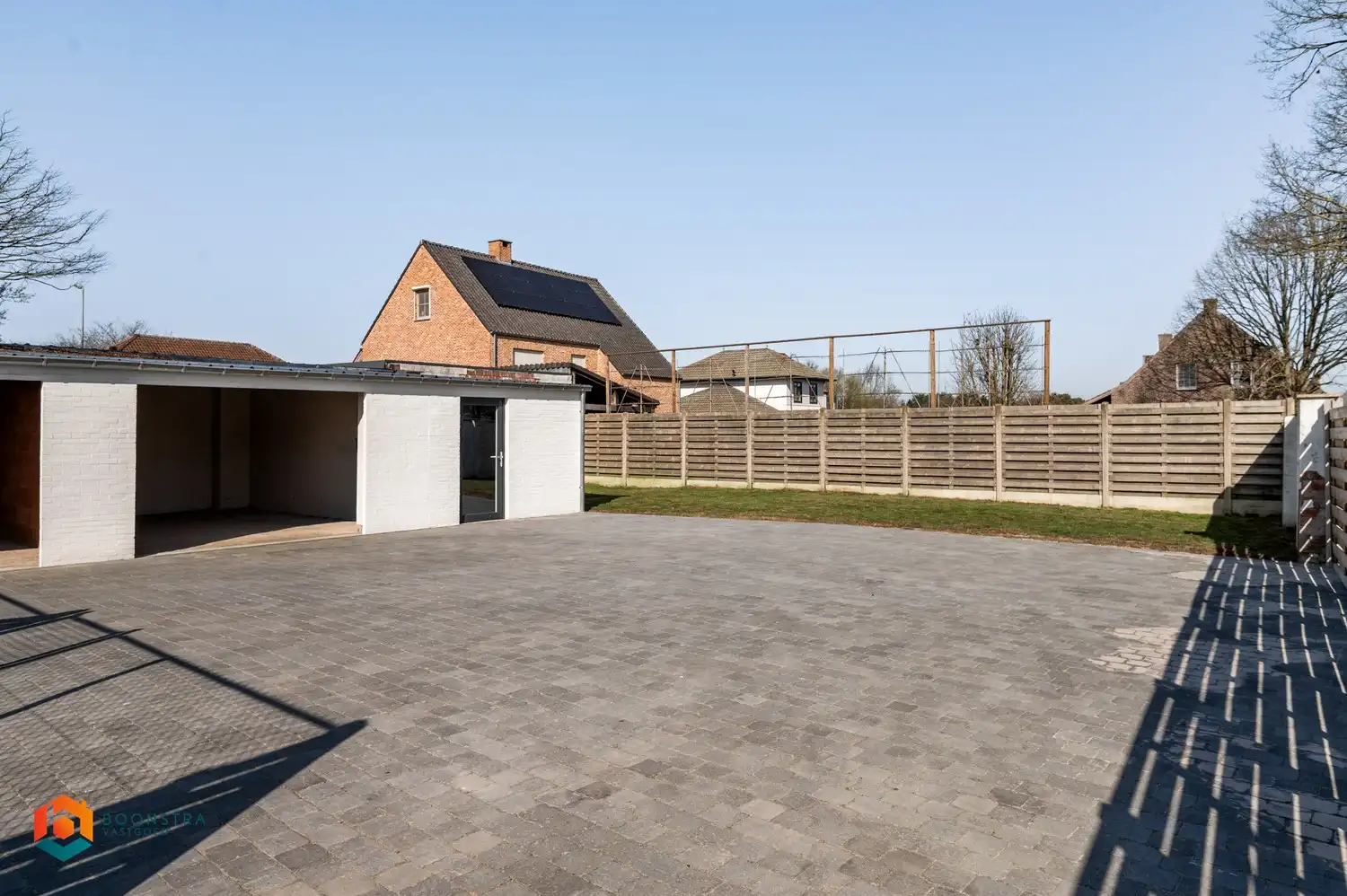 Gerenoveerde woning met 3 slpkrs foto 17