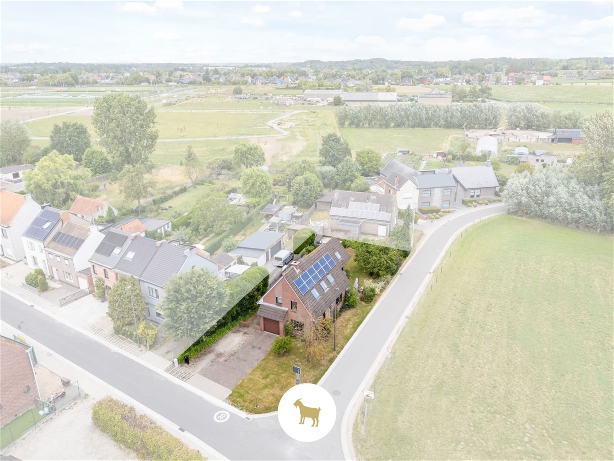 Te renoveren ALLEENSTAANDE WONING met 4 SLAAPKAMERS en GARAGE op een PERCEEL van 648m² foto 20