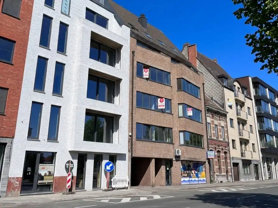 Appartement met 2 slaapkamers aan het station van Eeklo foto 20