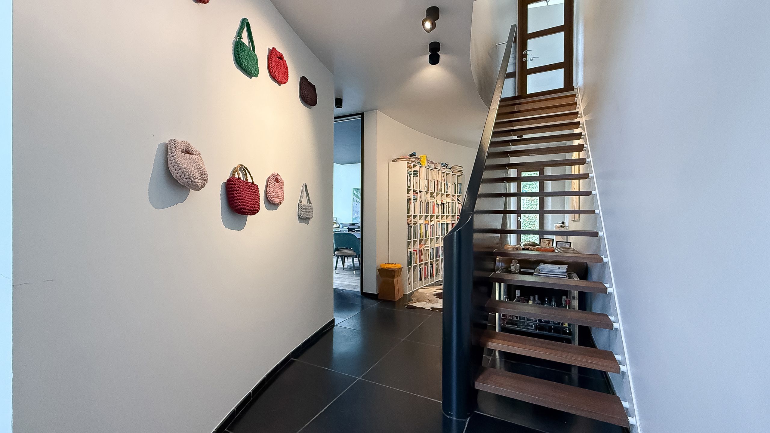 Villa met privé- en praktijkgedeelte – stijlvolle tuin foto 5