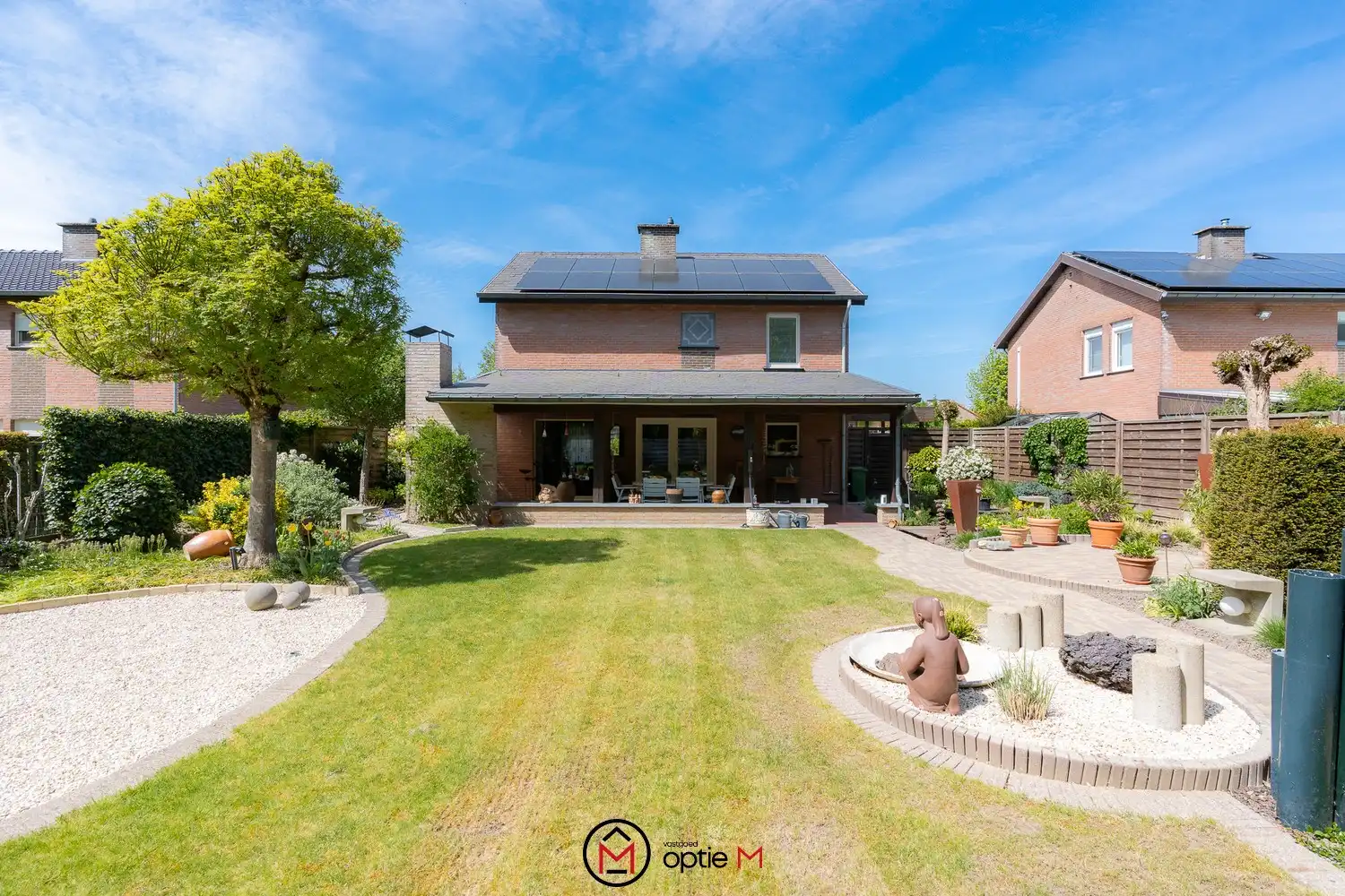 Instapklare woning te koop met mooie tuin in Stevoort foto 19