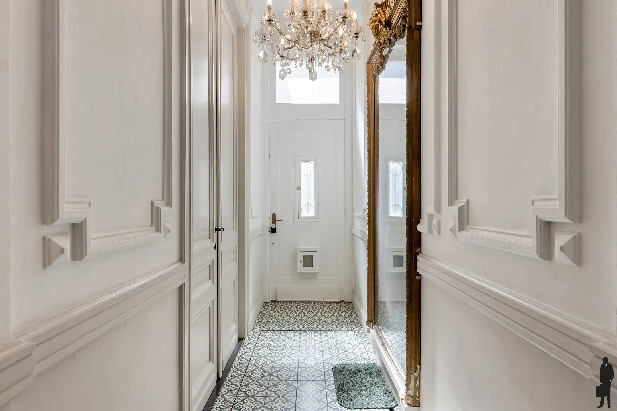 Karaktervolle, volledig gerenoveerde woning met 4 slaapkamers en stadstuin in het hart van Berchem foto 7