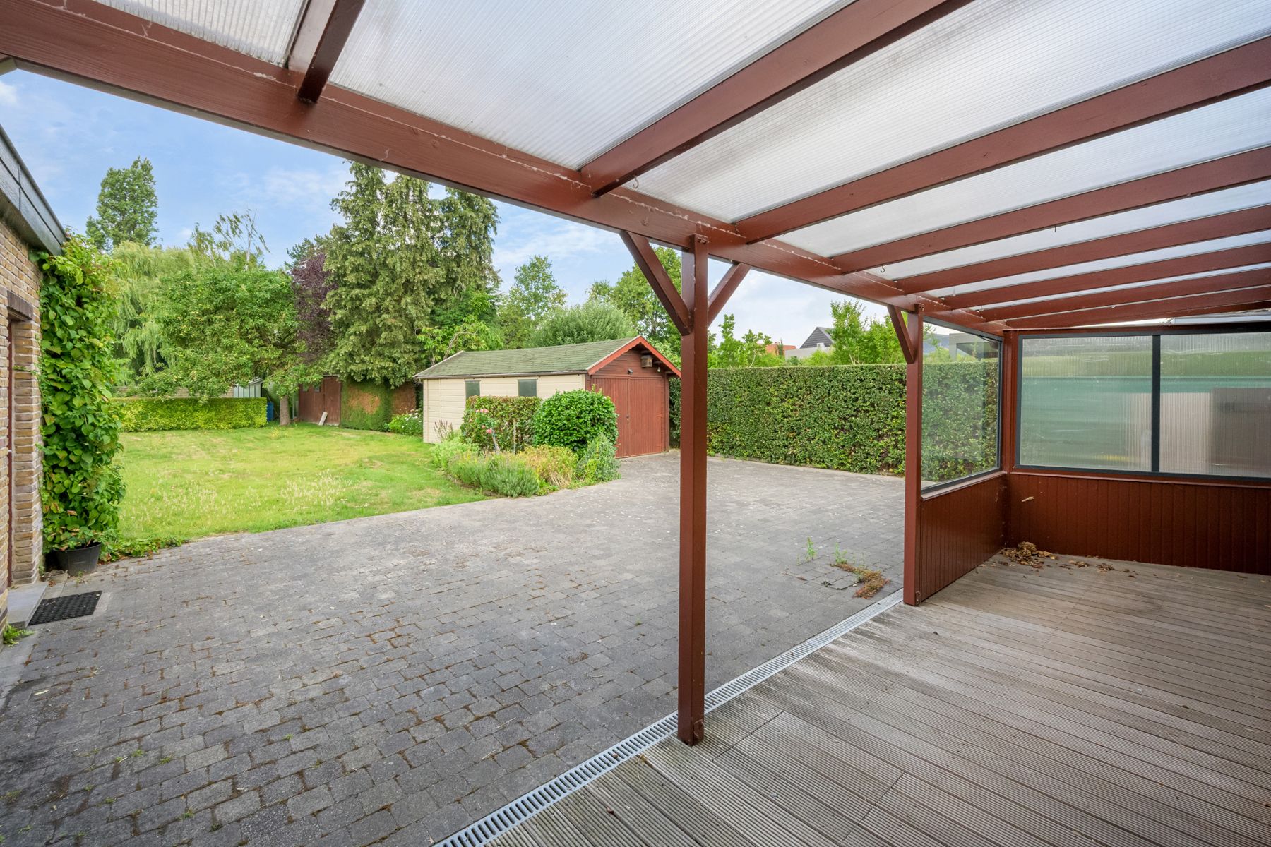 Goed onderhouden woning met 3 kamers, 2 garages en tuin. foto 16