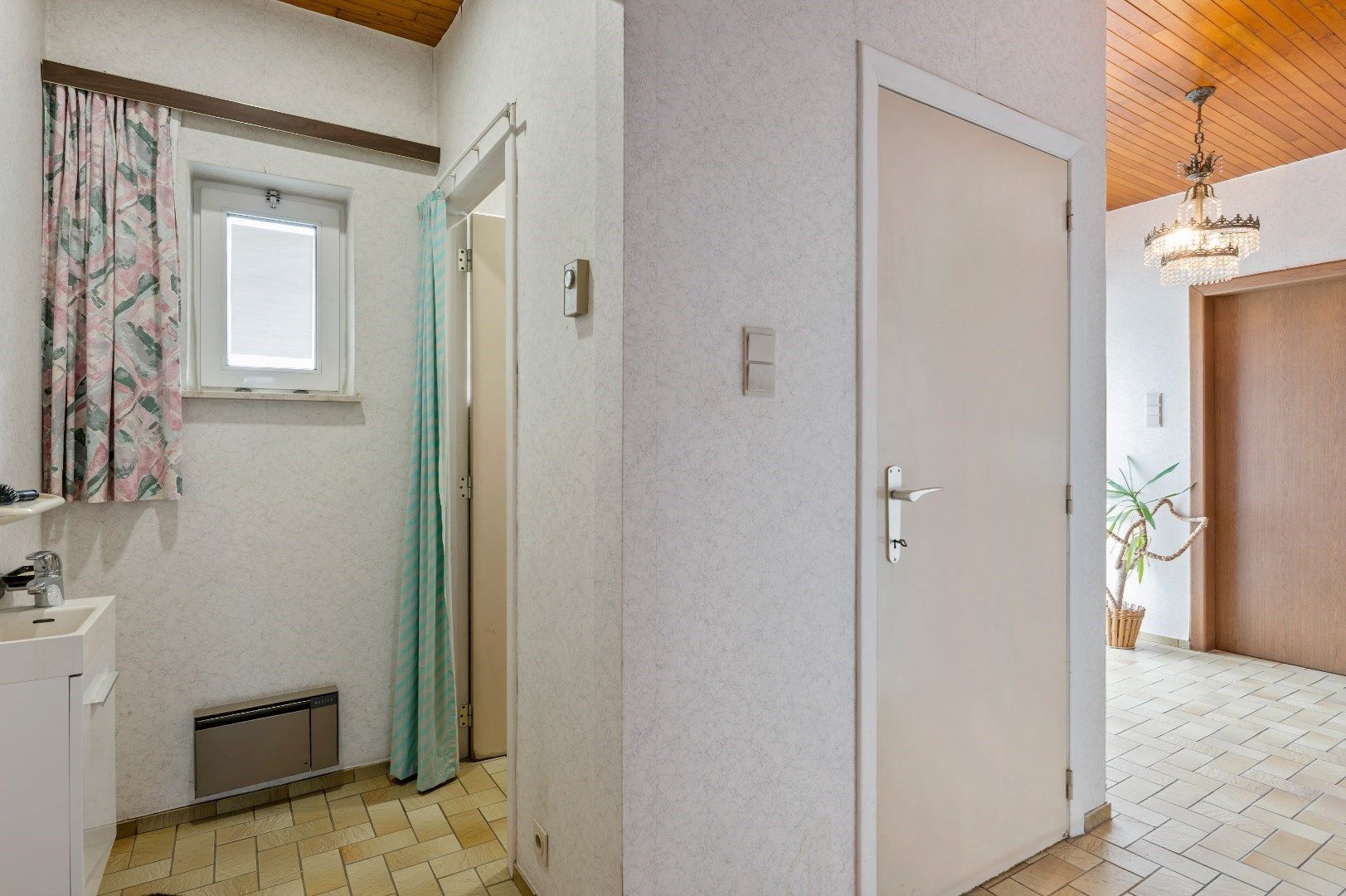 Woning met tuin, garage en 3 slaapkamers met 1715m² oppervlakte foto 11