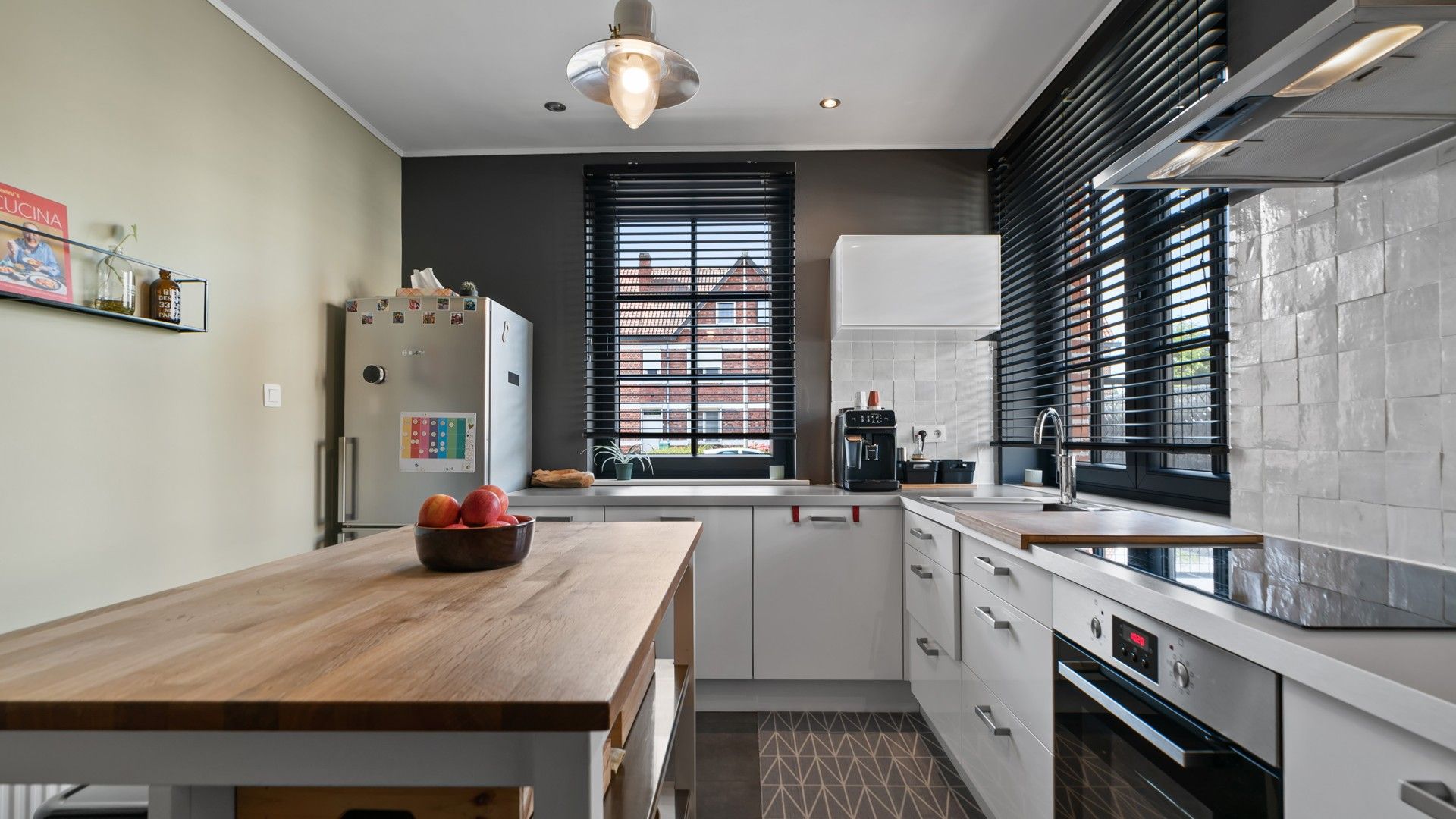 Instapklare en energiezuinige woning met 4 slpkrs in Genk foto 9