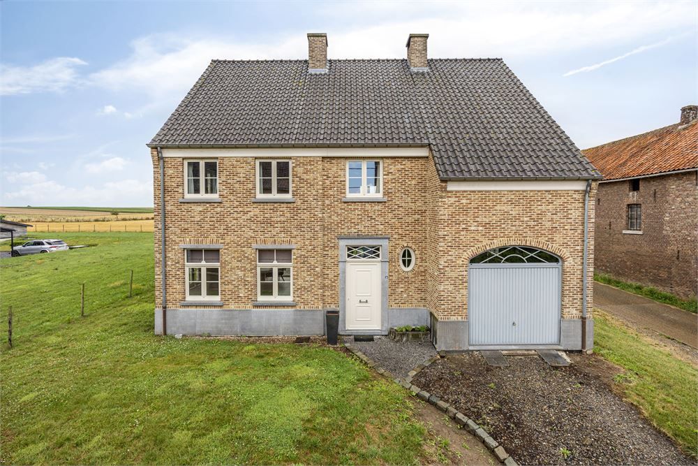 Hoofdfoto van de publicatie: Ruime woning op perceel met uitzicht