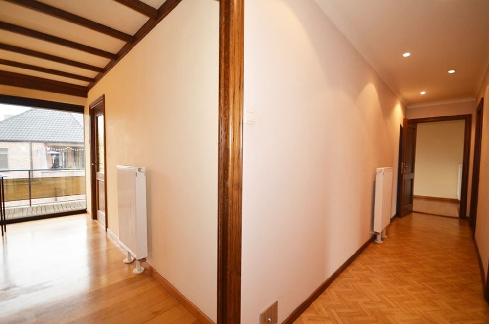 CENTRAAL GELEGEN HANDELSPAND MET VELE MOGELIJKHEDEN IN HET CENTRUM VAN HECHTEL! foto 34