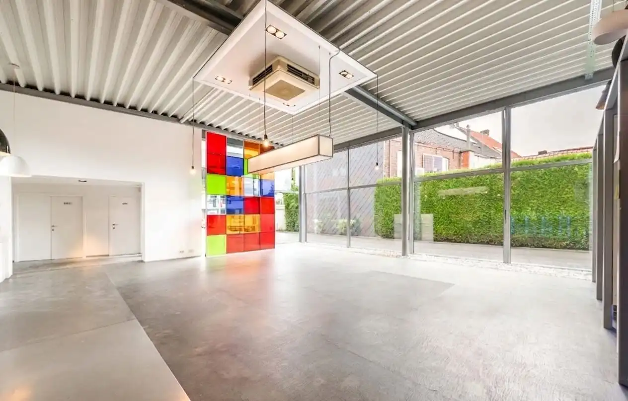 BEDRIJFS-/INVESTERINGS VASTGOED | LOODS | SHOWROOM | BURELEN & APPARTEMENT  foto 8