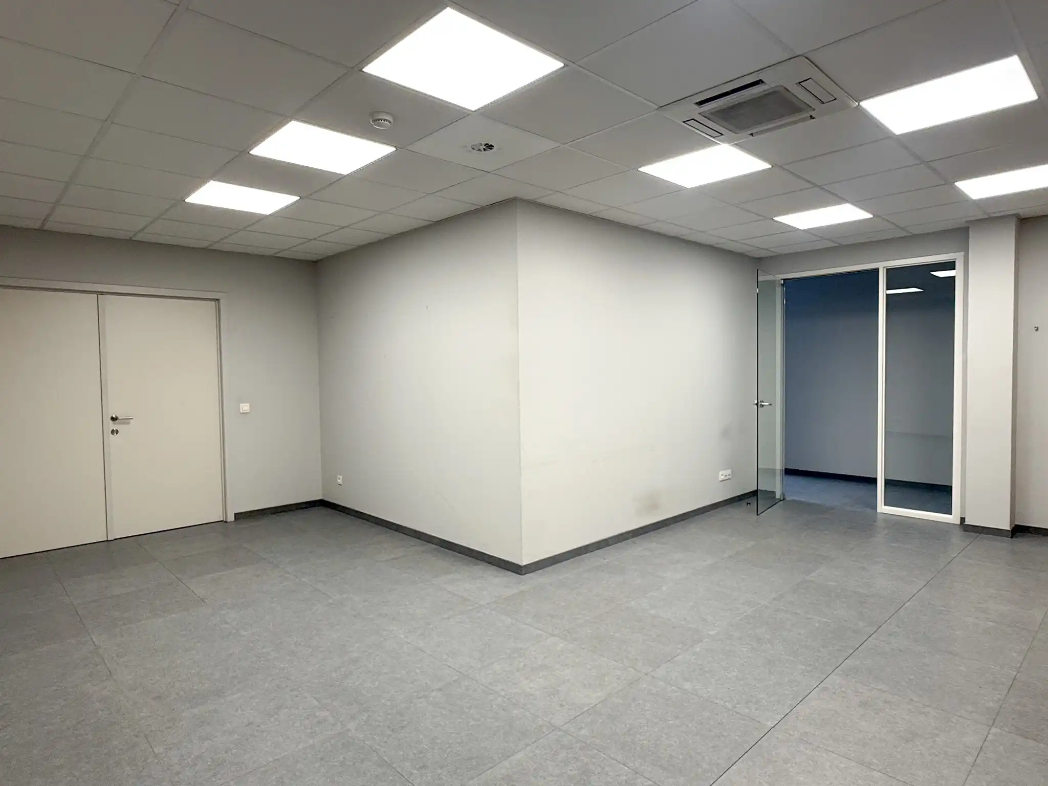 Veelzijdig bedrijfsgebouw met tal van mogelijkheden op een strategische locatie foto 15
