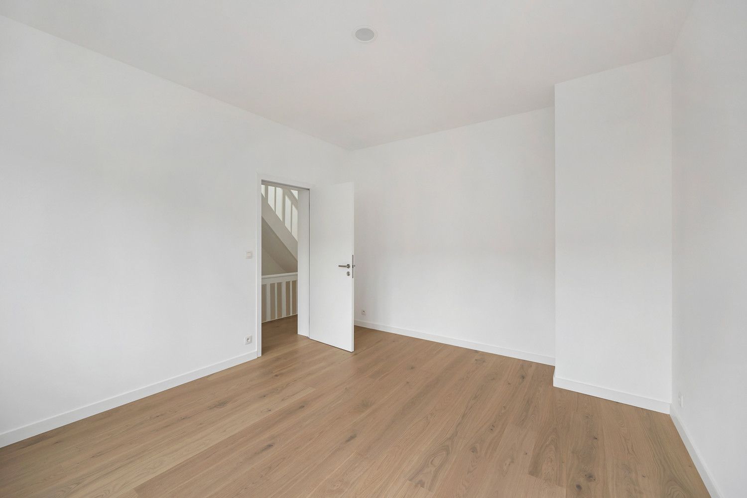 Riante volledig gerenoveerde 5-slk-woning met tuin (EPC A) foto 17