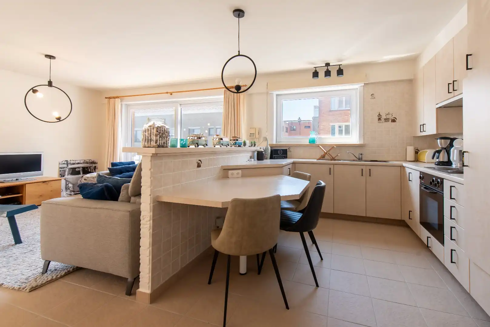 Ruim en lichtrijk appartement in Raversijde – 3 slaapkamers & groot terras foto 7