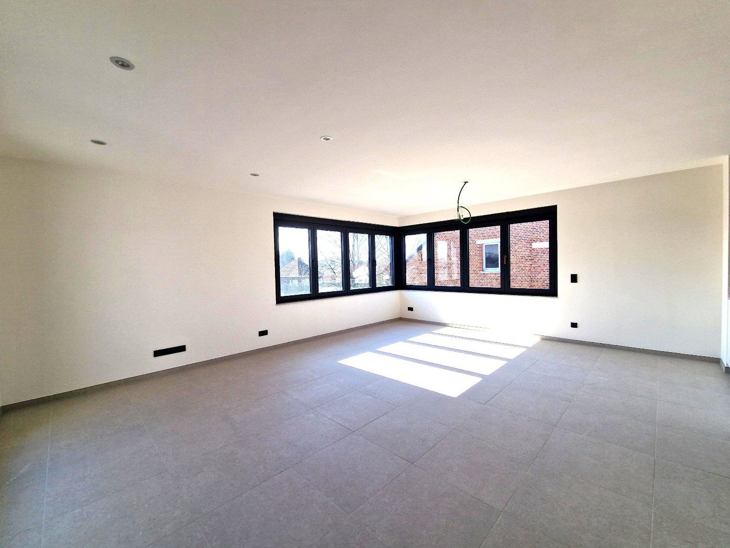 Zeer energiezuinig, lichtrijk en splinternieuw app met 2 slpks. foto 6