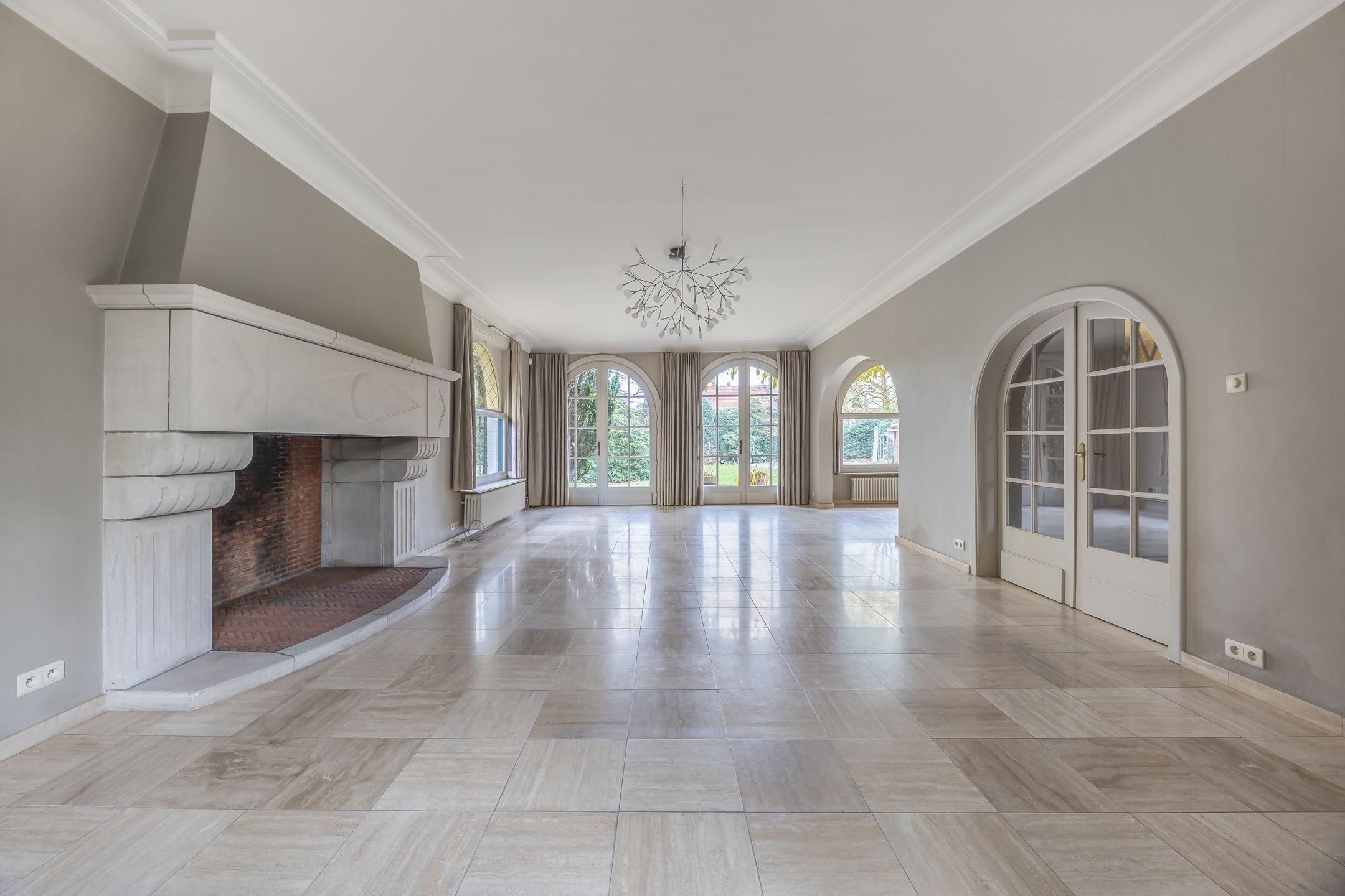 Stijlvolle villa met zwembad en uitzonderlijk potentieel foto 4