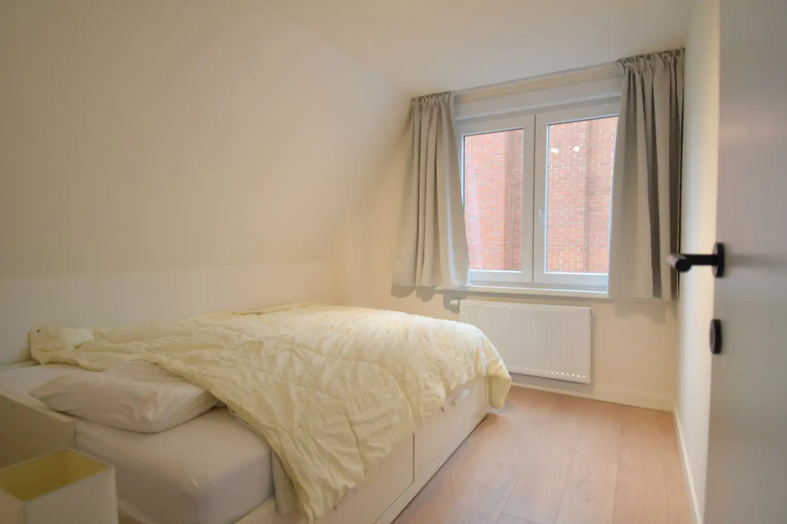 Gerenoveerde woning met tuin en 3 slaapkamers in Kortrijk foto 11