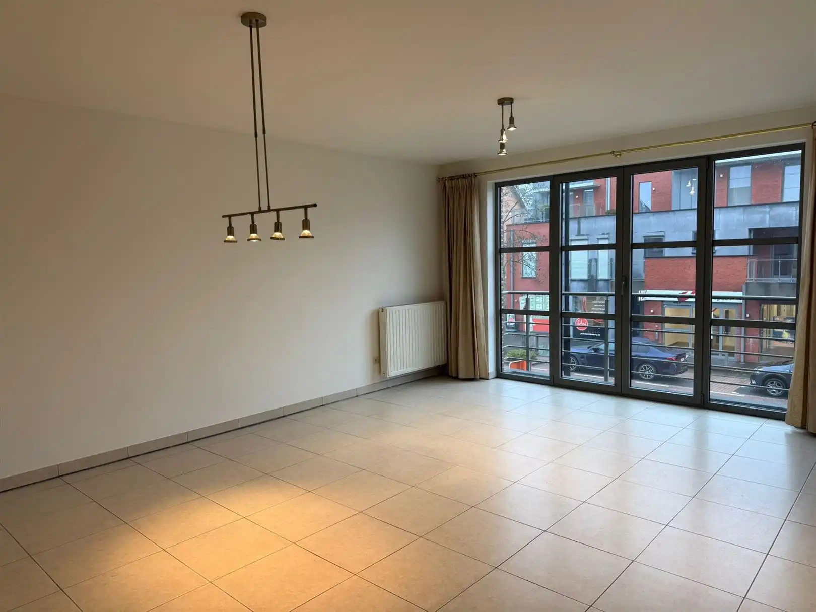 TE HUUR: Ruim appartement met 2 slaapkamers te Heusden-Zolder! foto 2