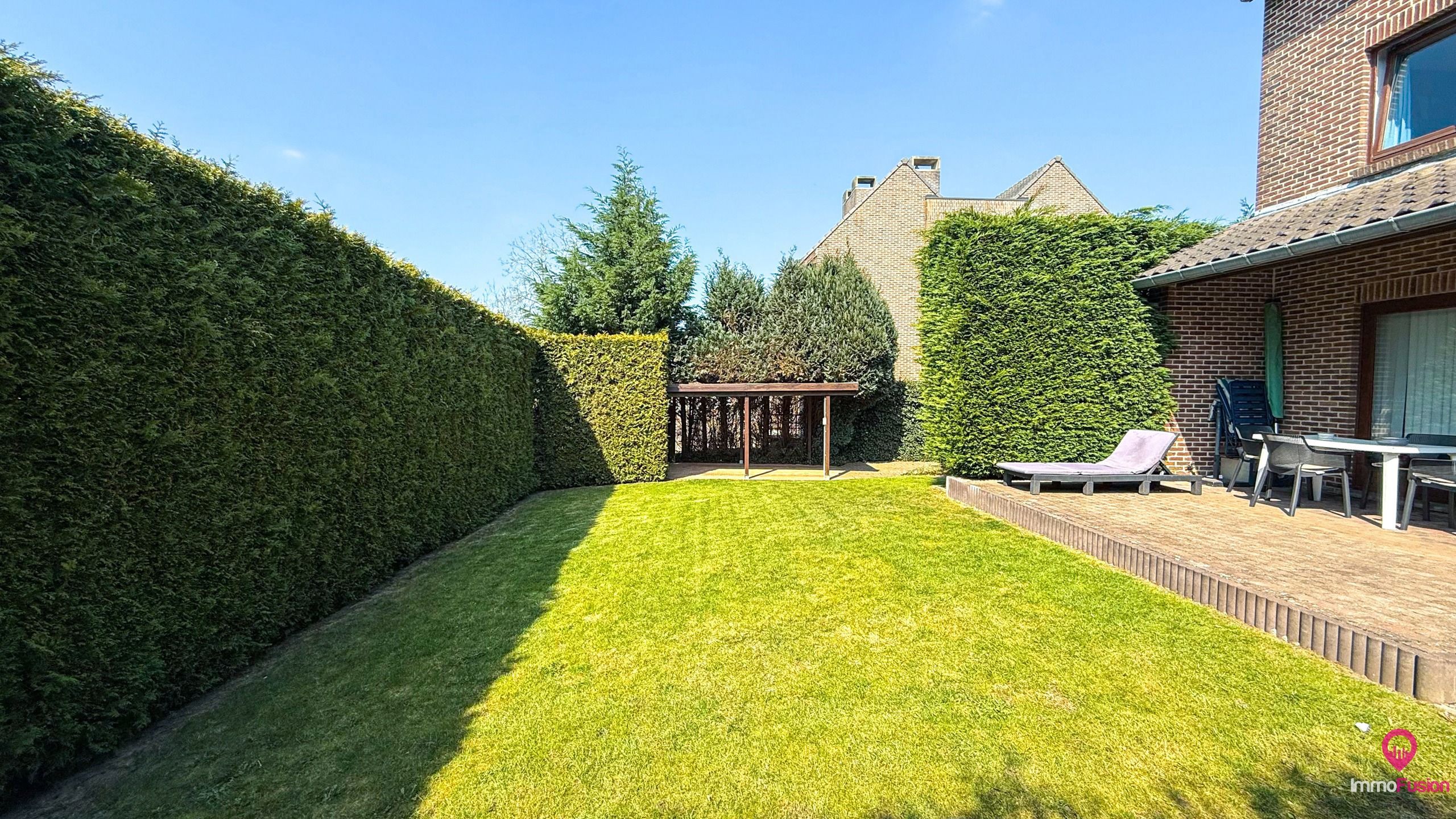Charmante woning met 3 slaapkamers en inpandige garage! foto 31