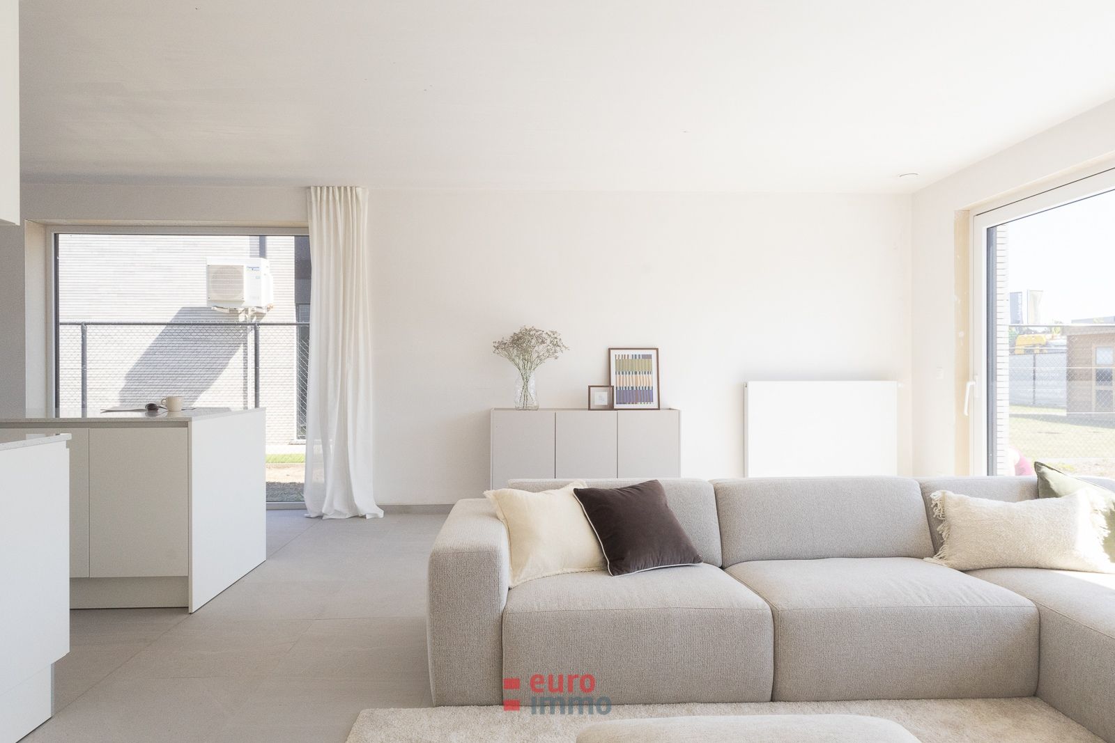 Luxueuze nieuwbouwwoning op centrale locatie in Torhout! foto {{pictureIndex}}