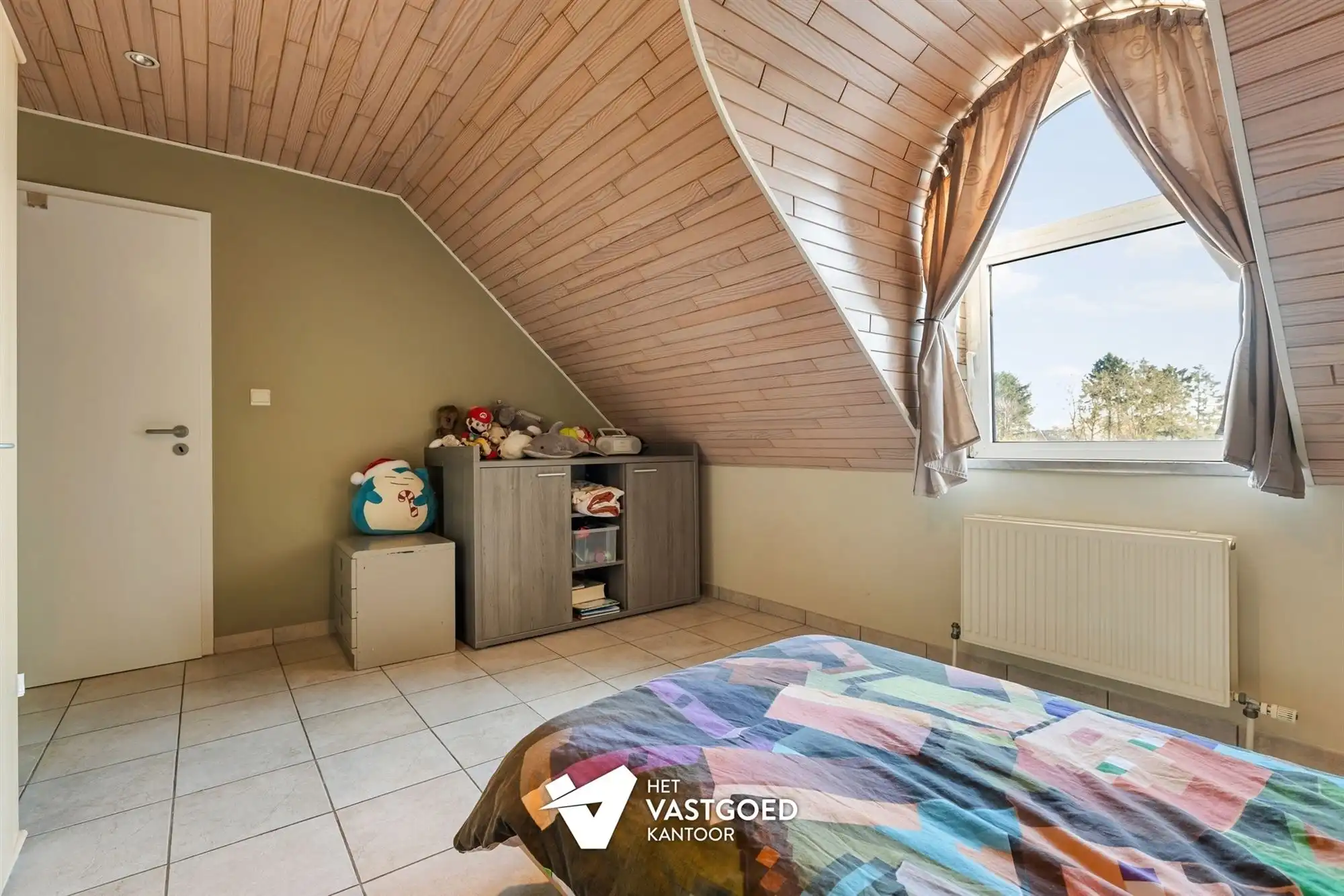 ZEER RUIM EN LICHTRIJK DUPLEX APPARTEMENT (149M²) MET 2 SLAAPKAMERS EN LEUKE VERANDA MET 2 TERRASSEN TE LAAKDAL foto 16