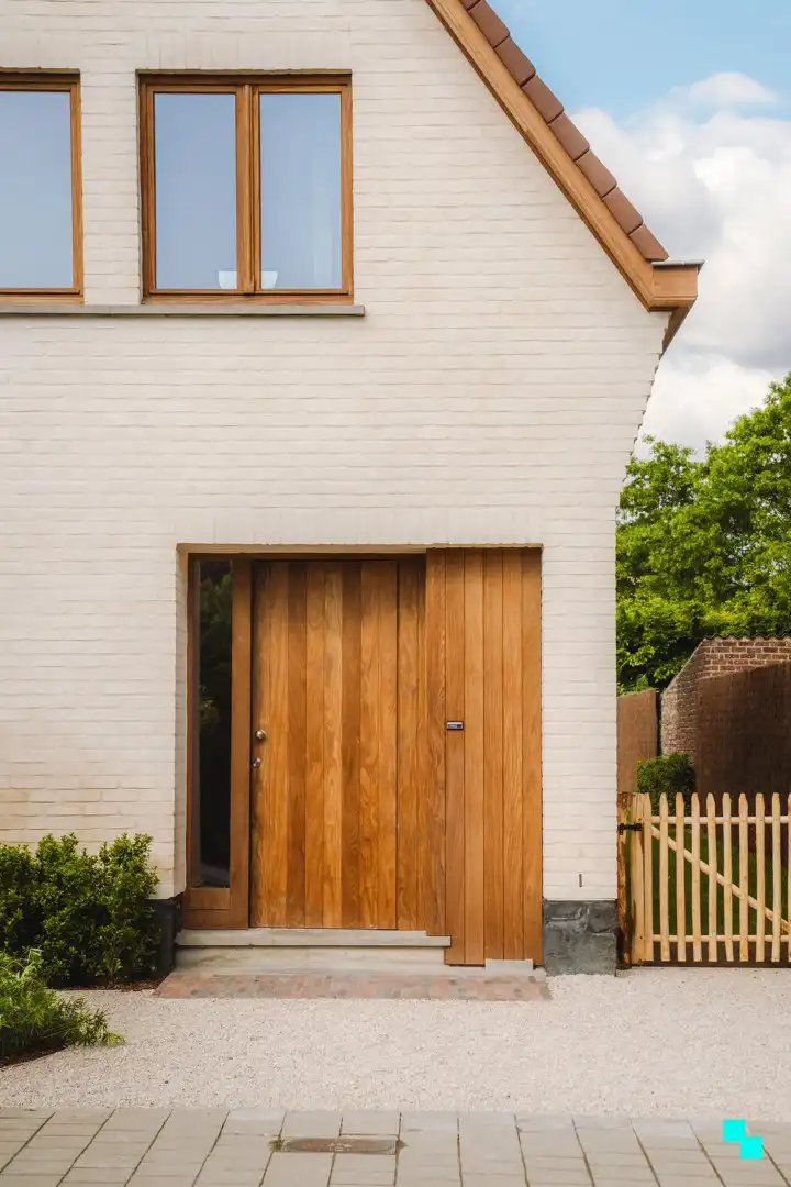 Totaal gerenoveerde woning met vier kamers in het hart van Merelbeke foto 2