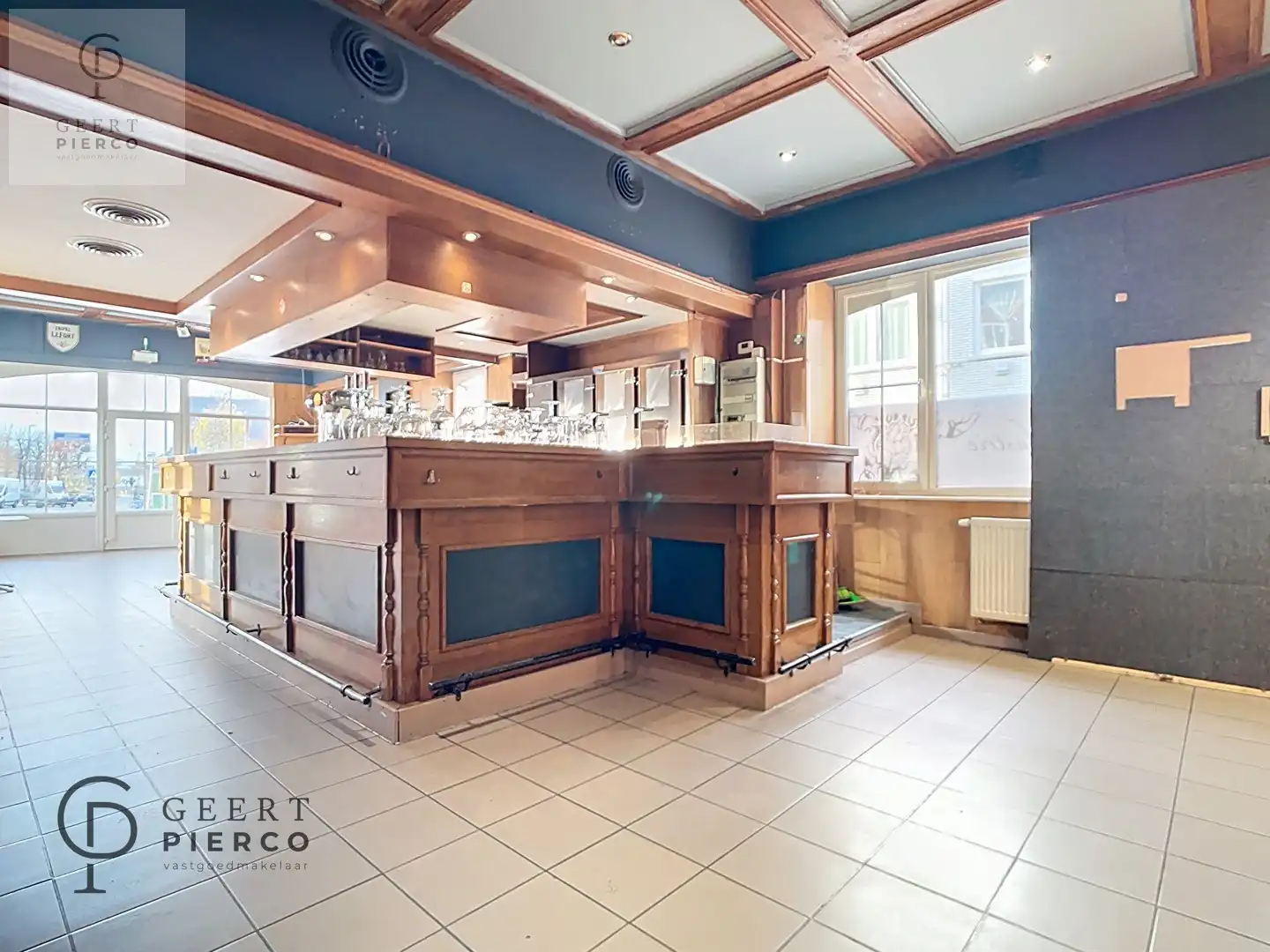 Commercieel pand met woonst te huur op toplocatie in Tienen foto 8