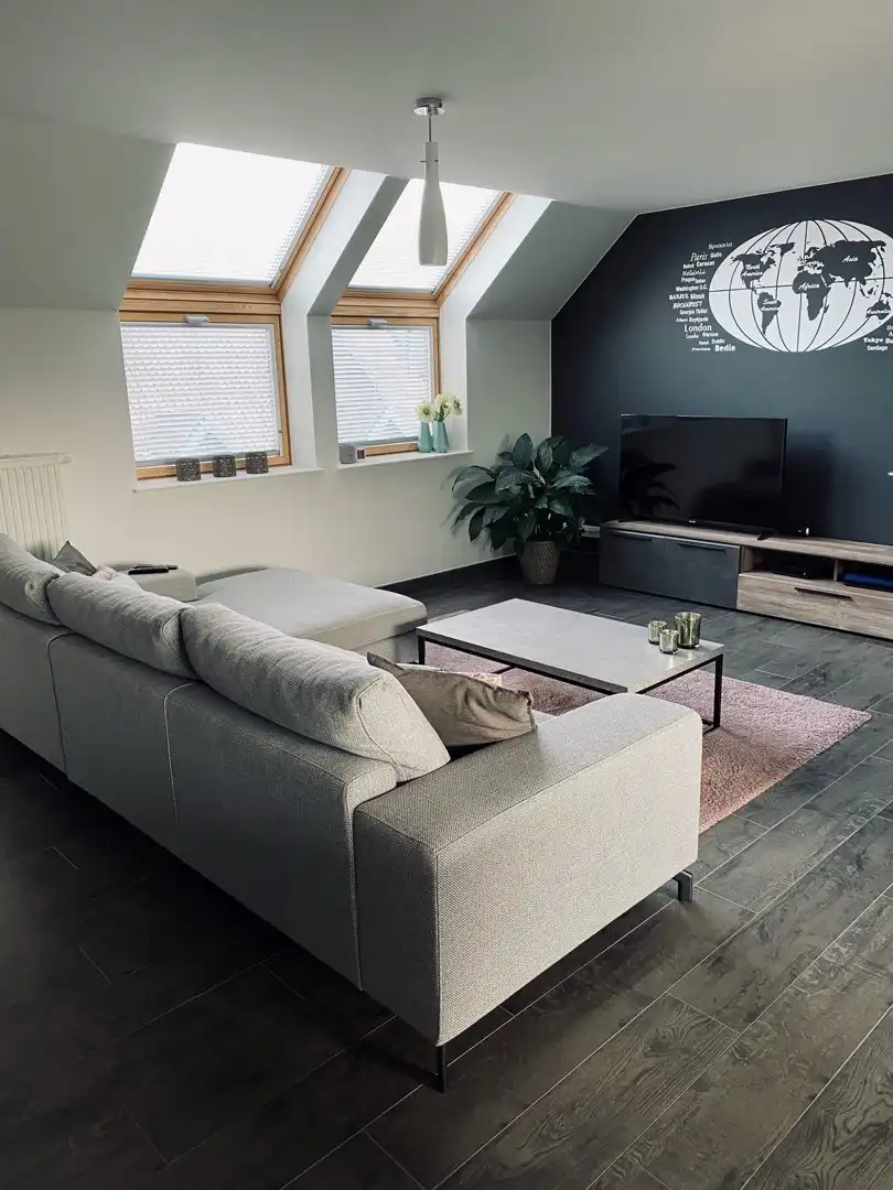 Ruim en lichtrijk duplex appartement met terras en garage te huur foto 4