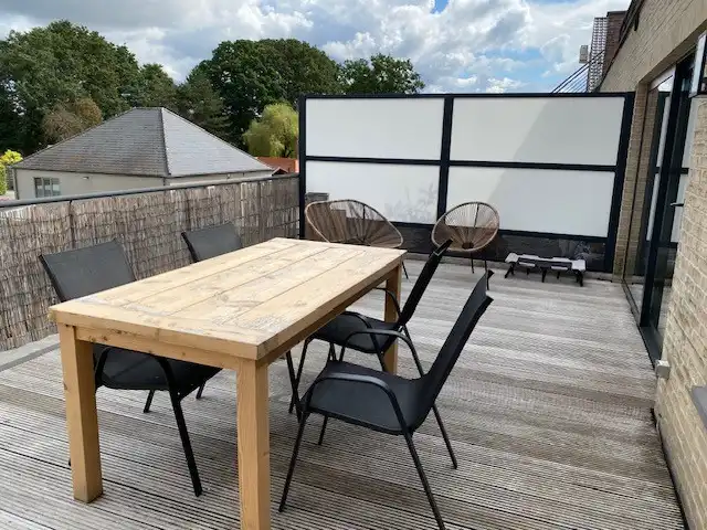TE HUUR | Instapklaar 2-slaapkamerappartement met ruim terras en garage. foto 23