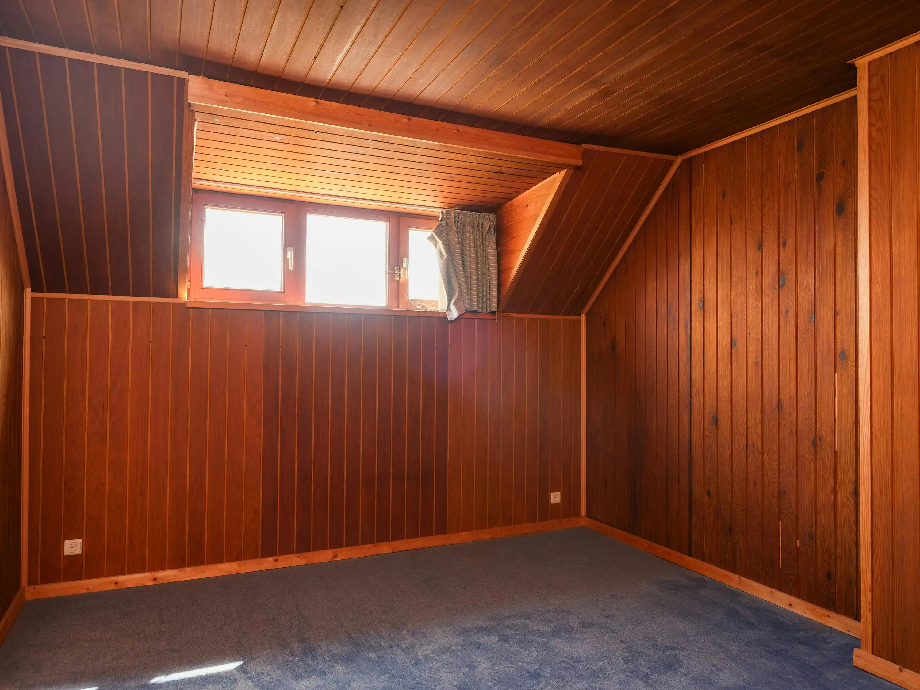 Huis te koop met veel potentieel en tuin te Wondelgem foto 16