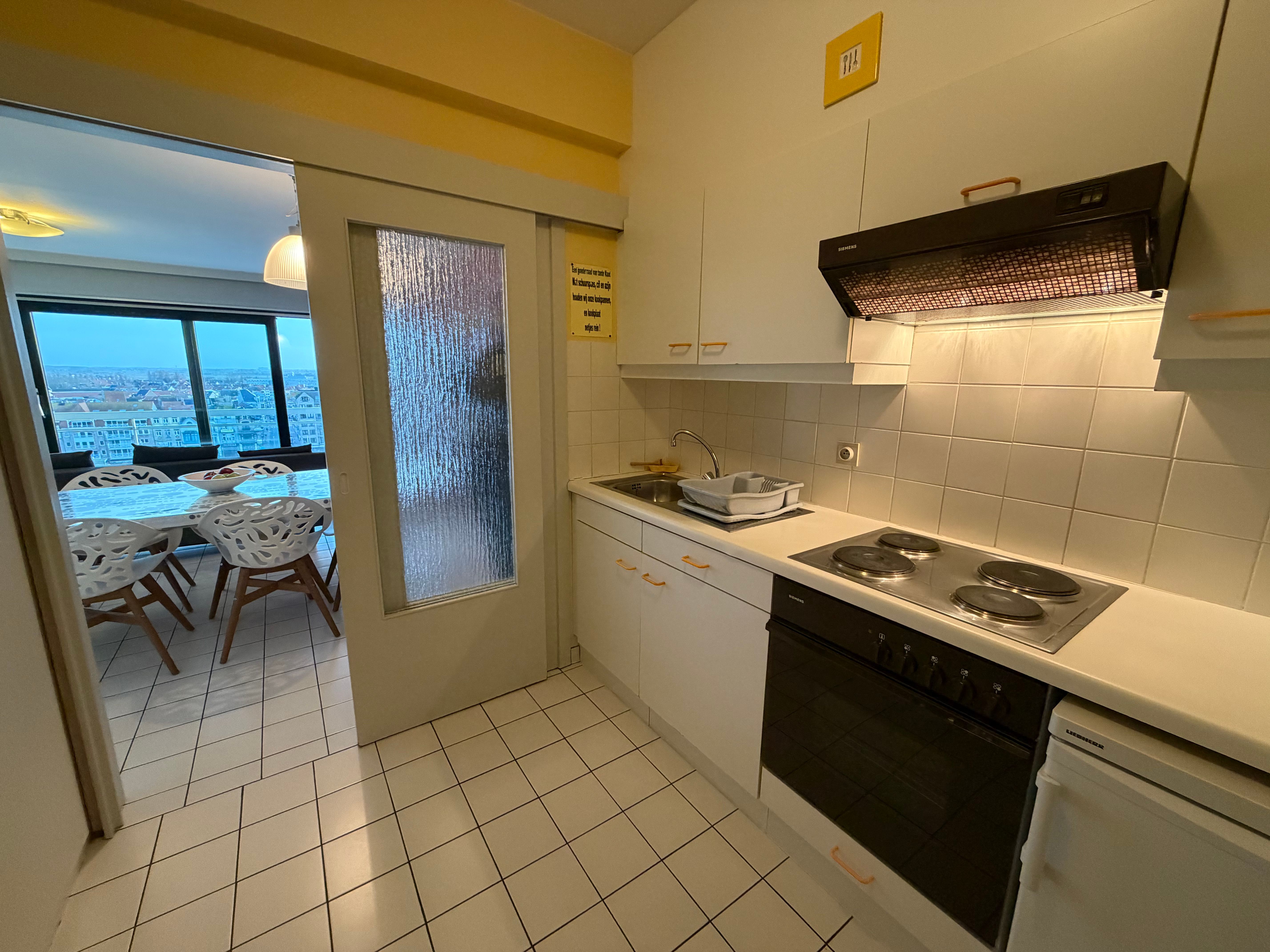 Instapklaar en gemeubeld appartement met één slaapkamer, gelegen op een toplocatie in Blankenberge met uitzonderlijk zicht. foto 10