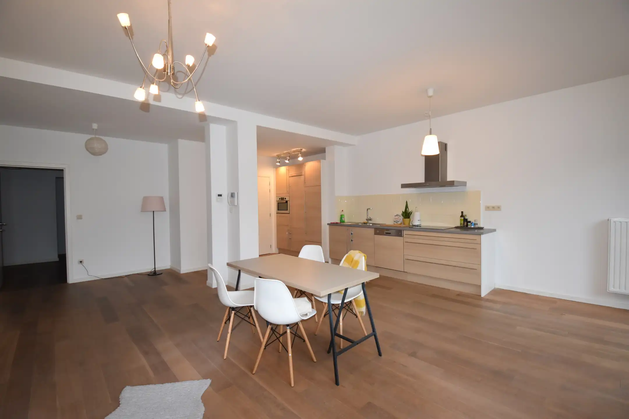 ANTWERPEN - CENTRUM  - Ruim drie slaapkamer appartement  foto 3