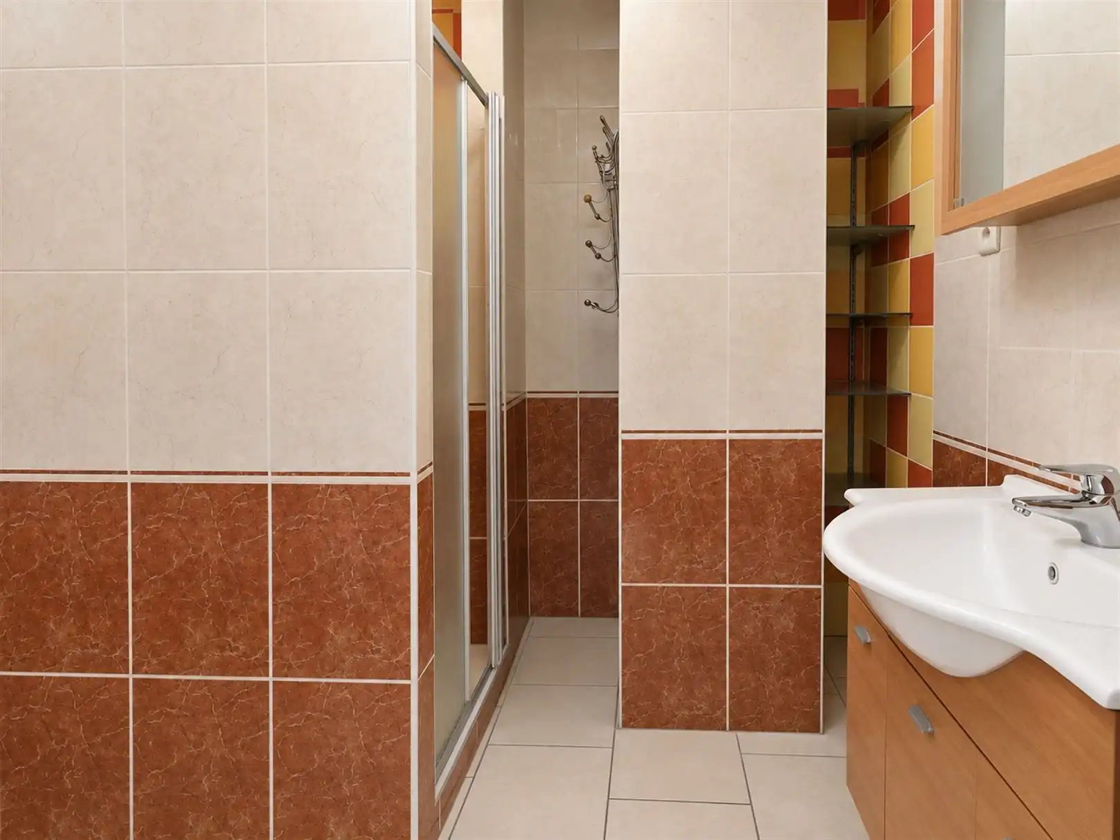 Appartement met twee slaapkamers en riant terras  foto 9