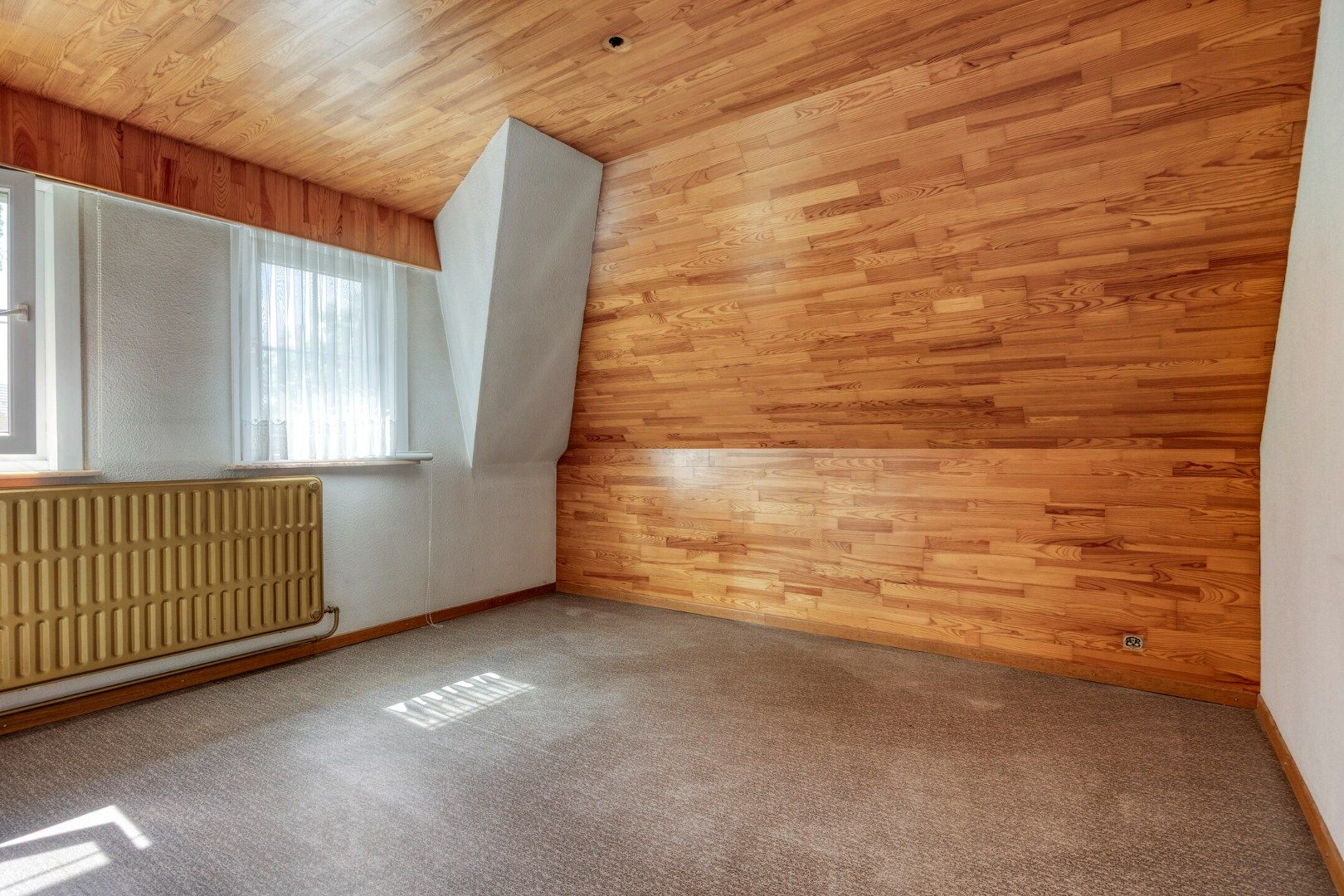Te renoveren woning met 4 ruime slpks en praktijkruimte op 493 m² te St.-Jozef-Olen ! foto 19