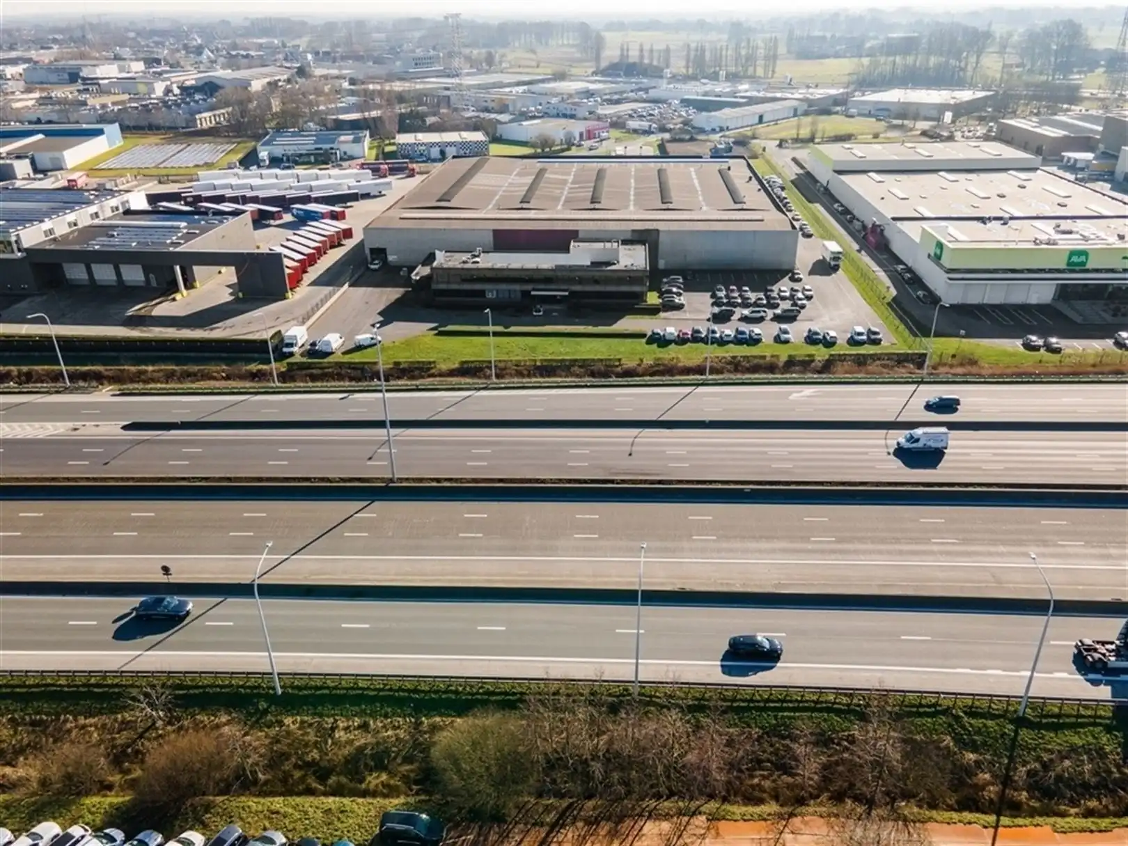 Semi-industrie foto 4