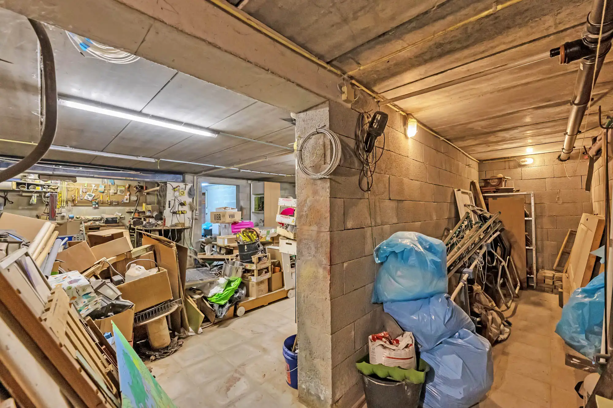 Goed onderhouden villa op groot perceel met 4 slaapkamers foto 27