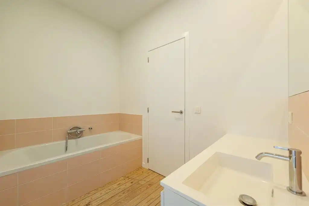 Luxueus afgewerkt appartement vlakbij Boekenbergpark foto 11