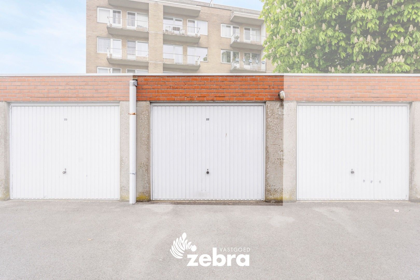 Licht op te frissen appartement op een centrale ligging te Roeselare! foto 15