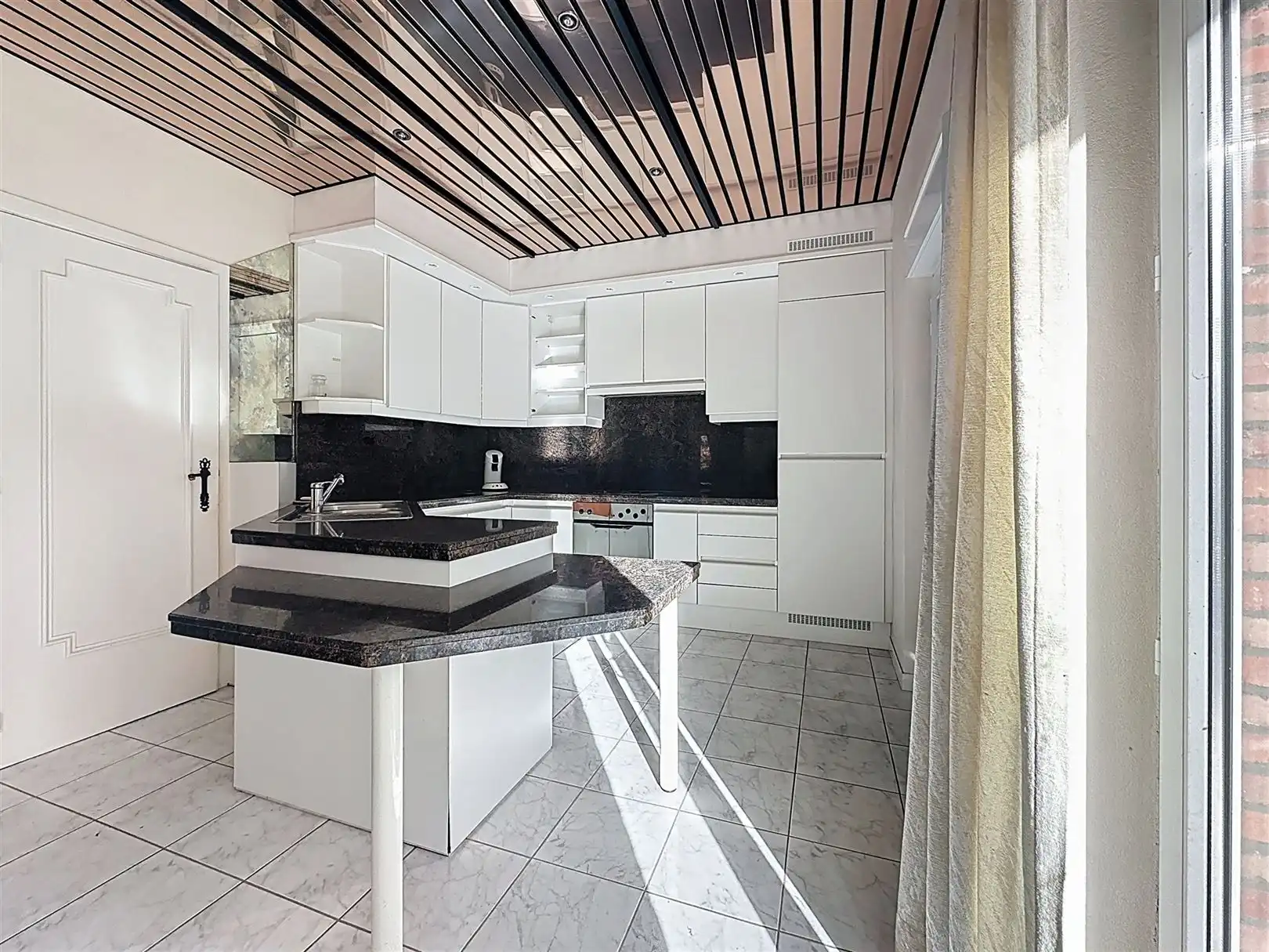 Karaktervolle villa met renovatiepotentieel - nabij centrum Maria-ter-Heide Brasschaat  foto 9