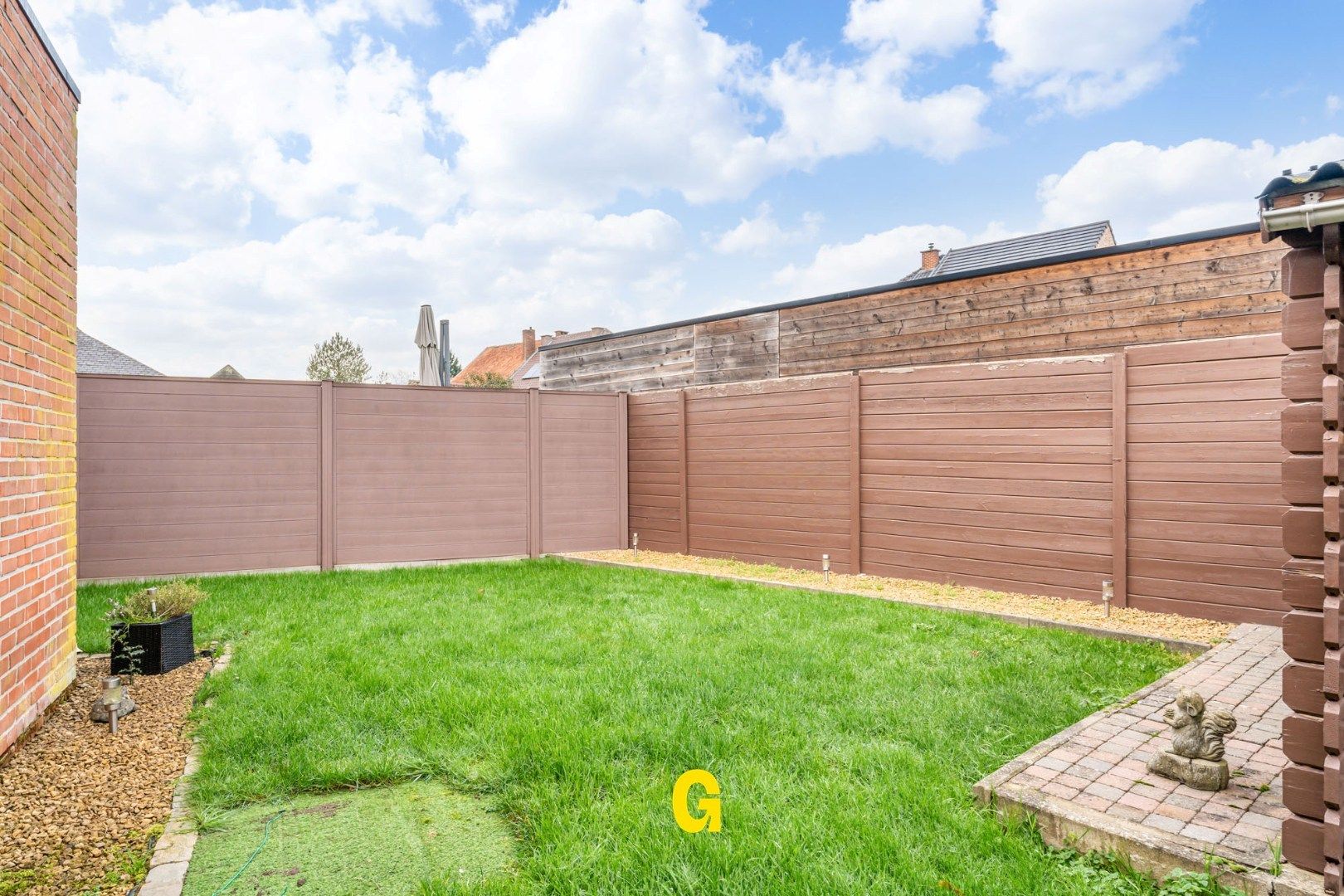 Op te frissen 3-slaapkamer appartement (124 m²) met terras, tuin en garage op wandelafstand van het centrum foto 28