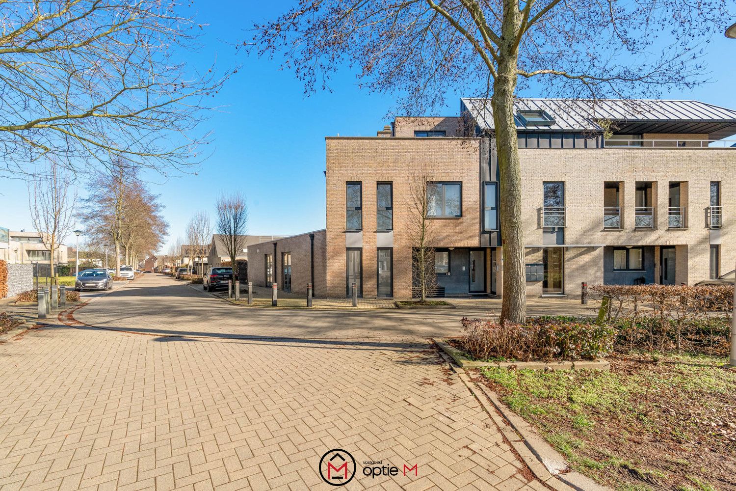 GELIJKVLOERS APPARTEMENT IN BILZEN foto 24