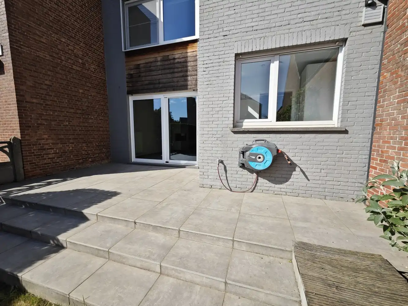 Volledig gerenoveerde stadswoning met 3 slpks en voll. aangelegde tuin foto 33