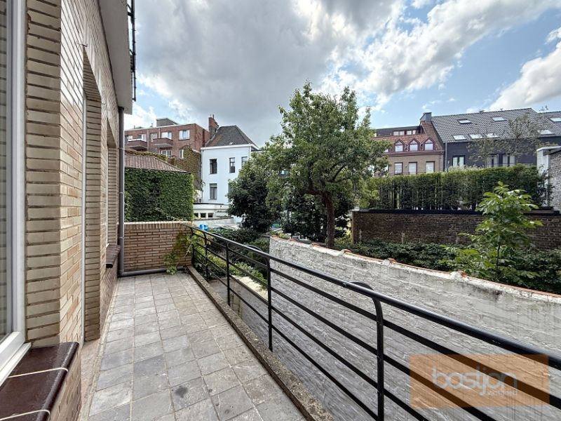 Volledig vernieuwd appartement in het centrum. foto 4