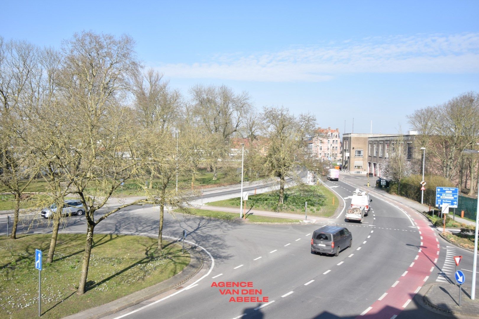 Opbrengsteigendom met 4 appartementen en ruime garage  foto 2