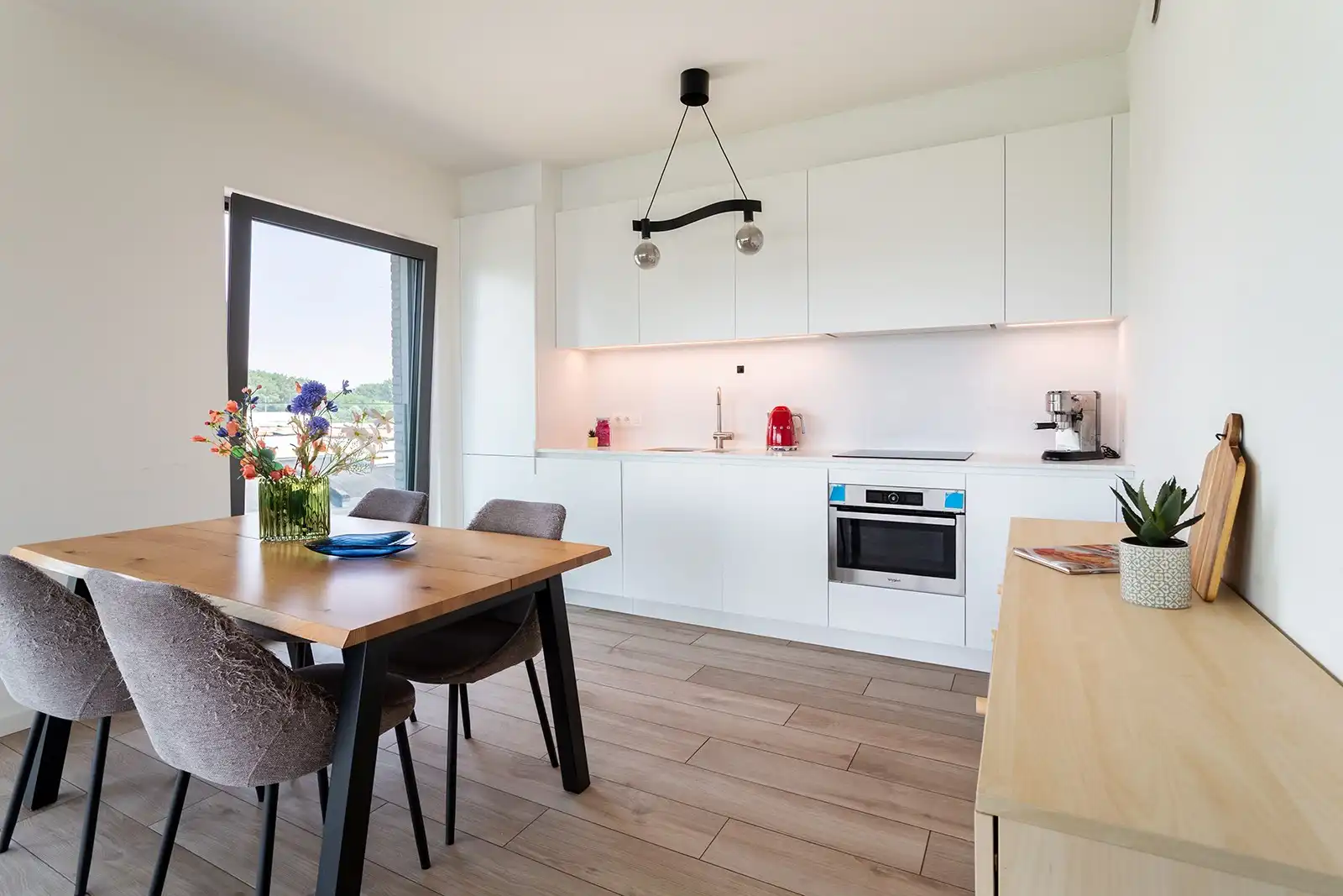 2 slaapkamer appartement met veel lichtinval foto 3