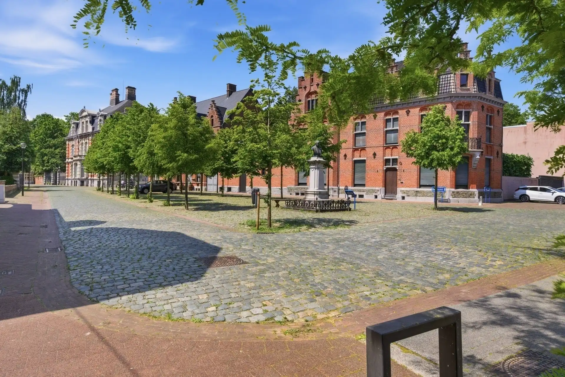 degelijke en op te frissen woning met 4 slaapkamers en 2 badkamers foto 25