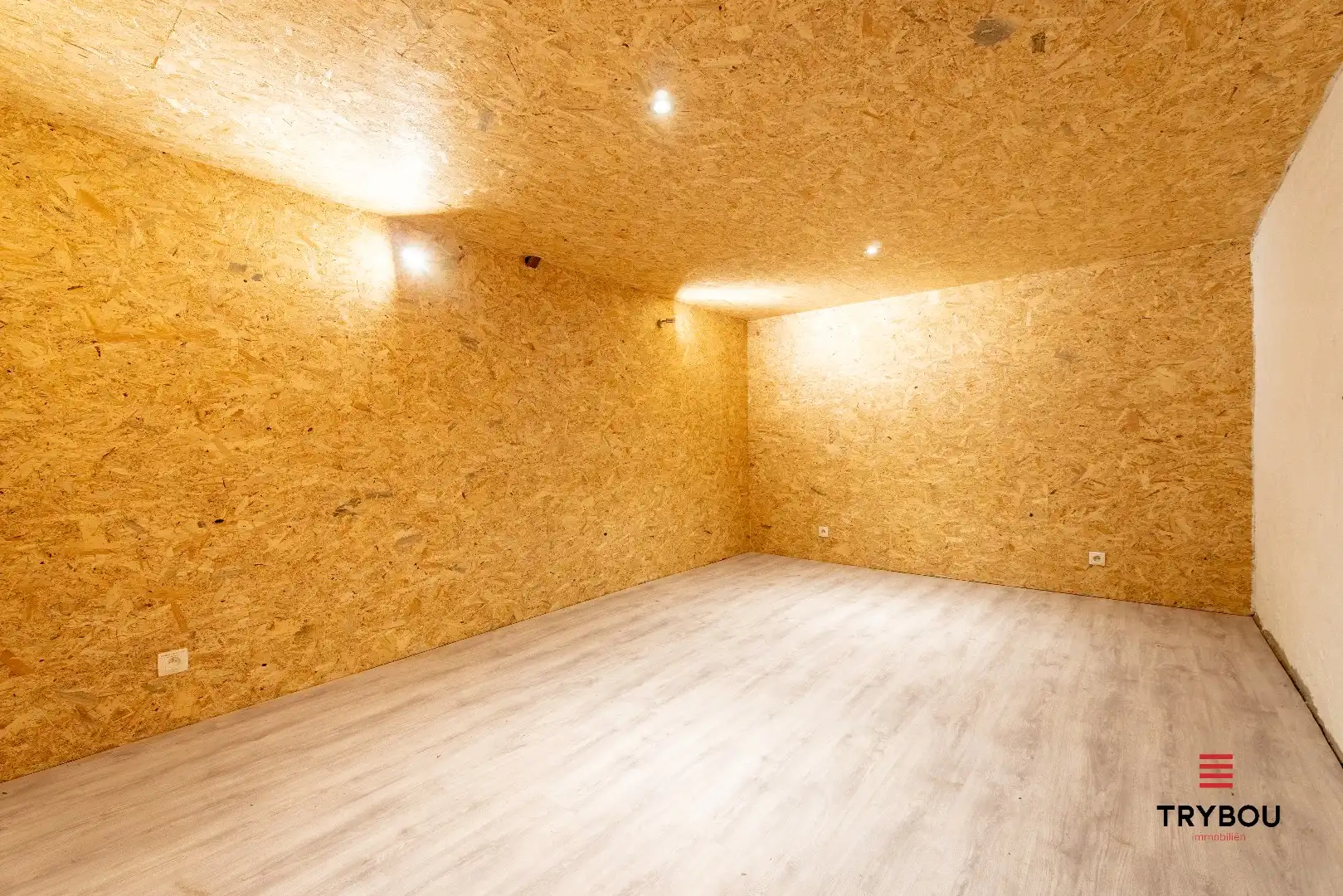 Te renoveren woning met garage en diepe tuin foto 11